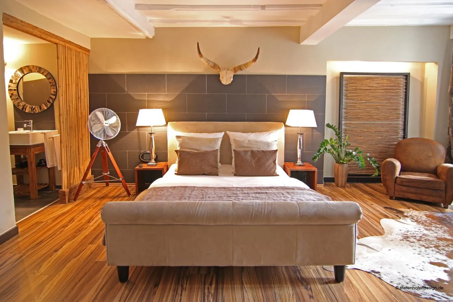 Bedroom, Bed in Elements Hotel