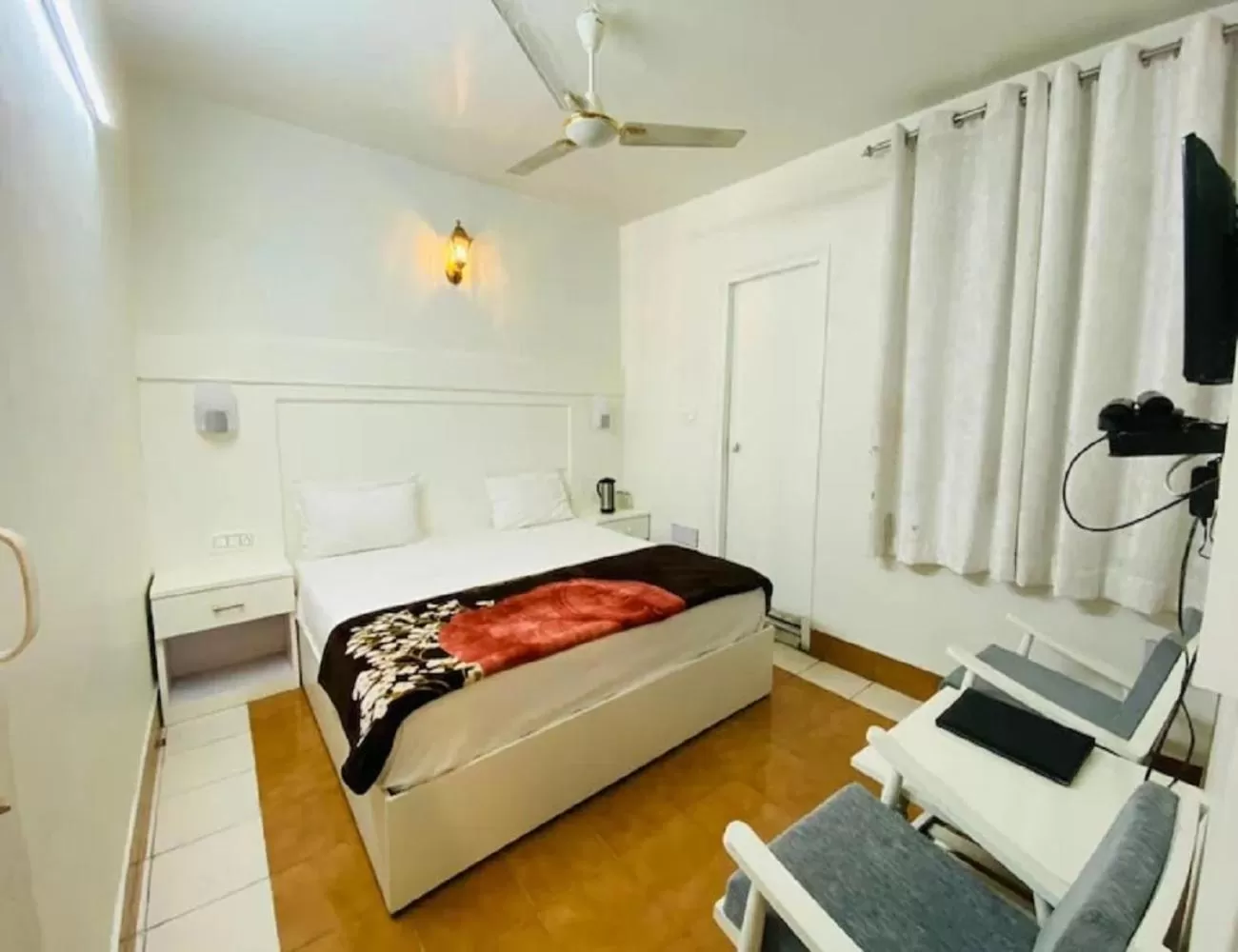 Bedroom, Bed in Hotel Diamond, Mussoorie