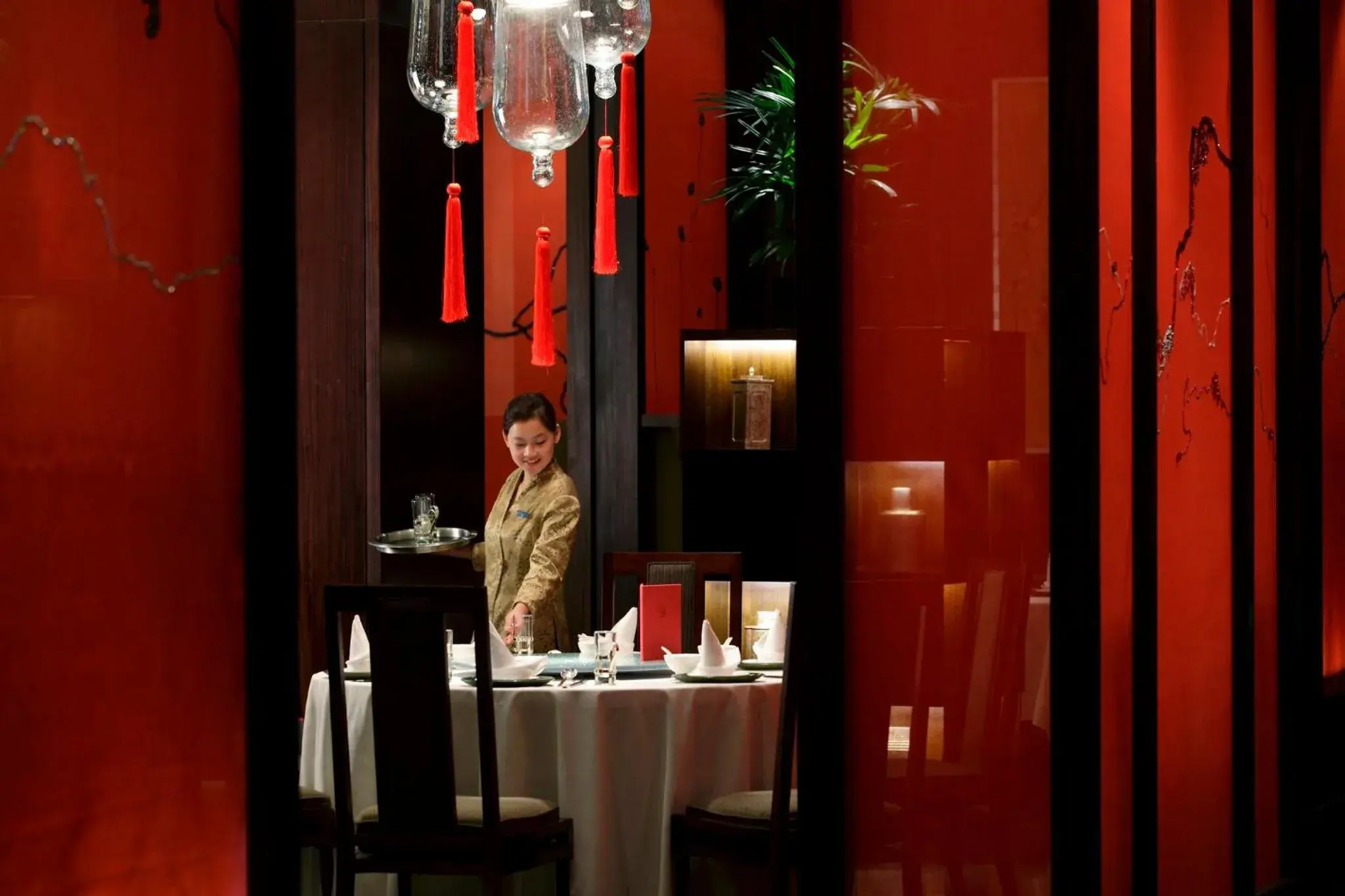 Restaurant/places to eat, Staff in InterContinental Suzhou Hotel, an IHG Hotel