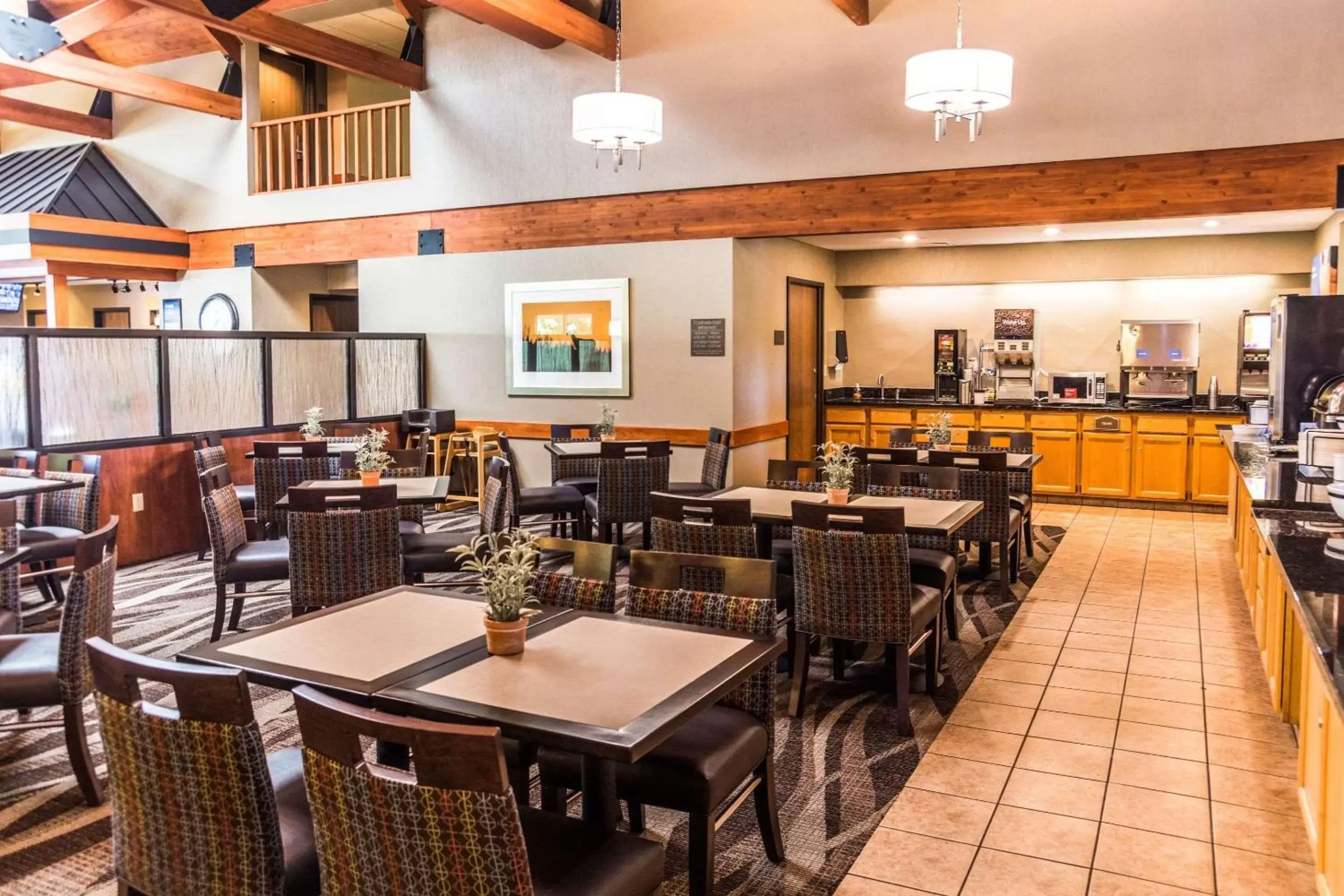 Restaurant/Places to Eat in Comfort Inn West