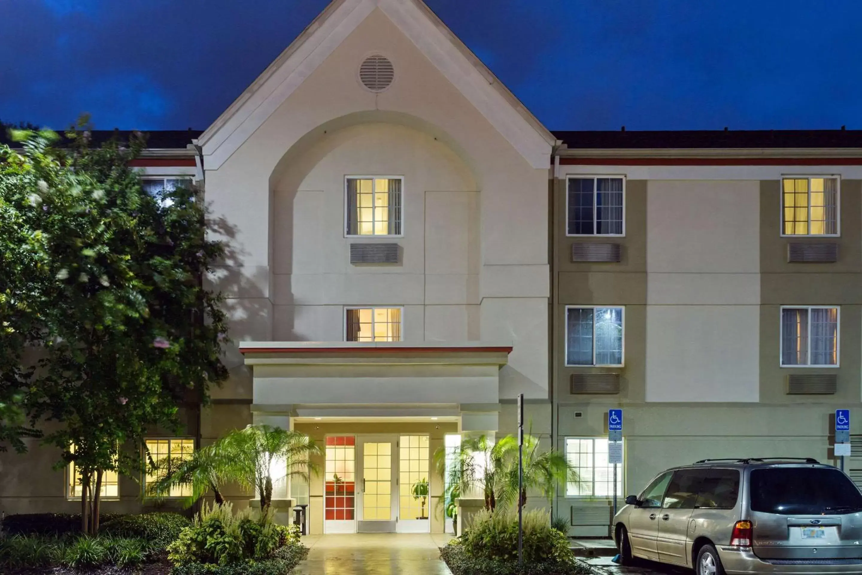 Property Building in MainStay Suites Orlando Altamonte Springs