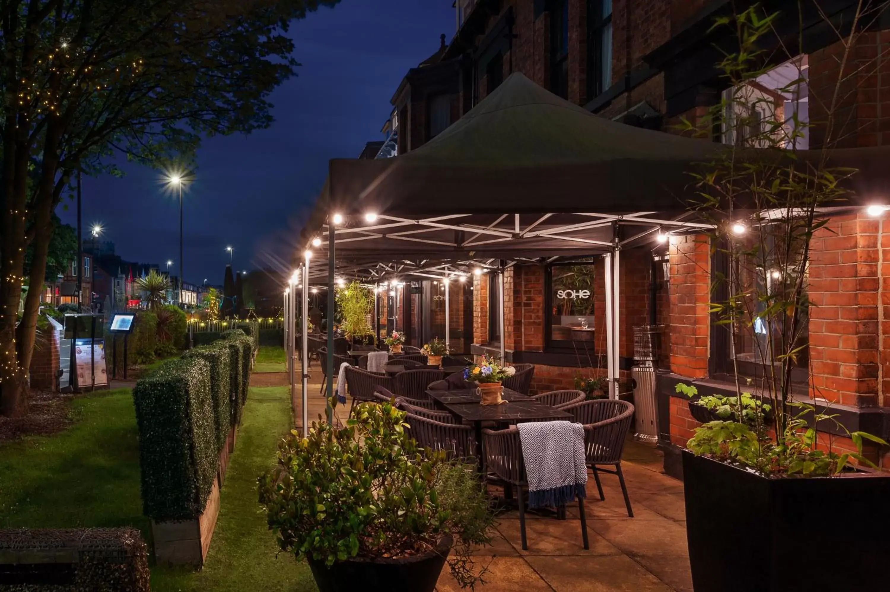 Property building, Restaurant/Places to Eat in Cairn Hotel Newcastle Jesmond - Part of the Cairn Collection