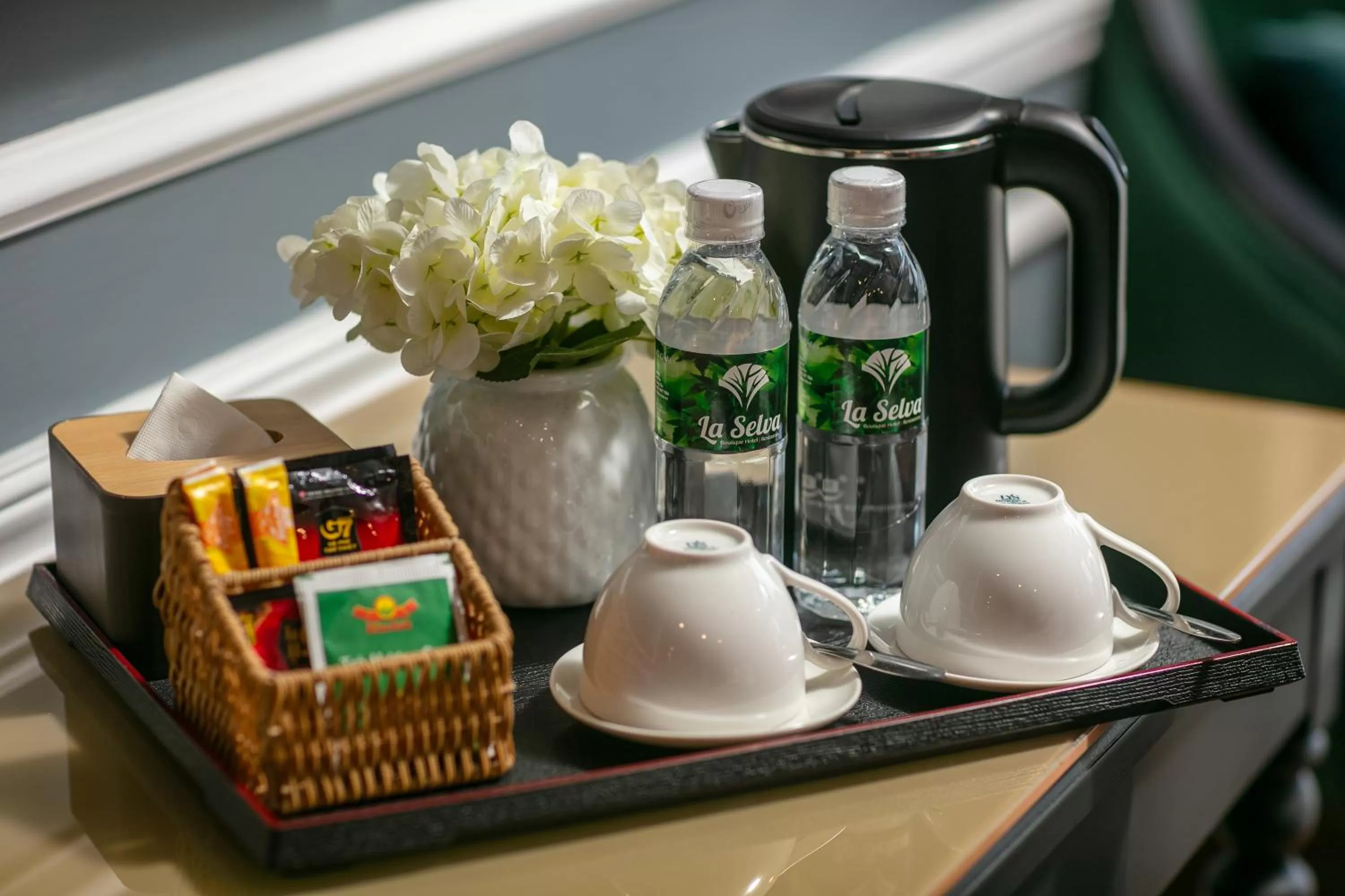 Restaurant/places to eat in La Selva Premium Hotel