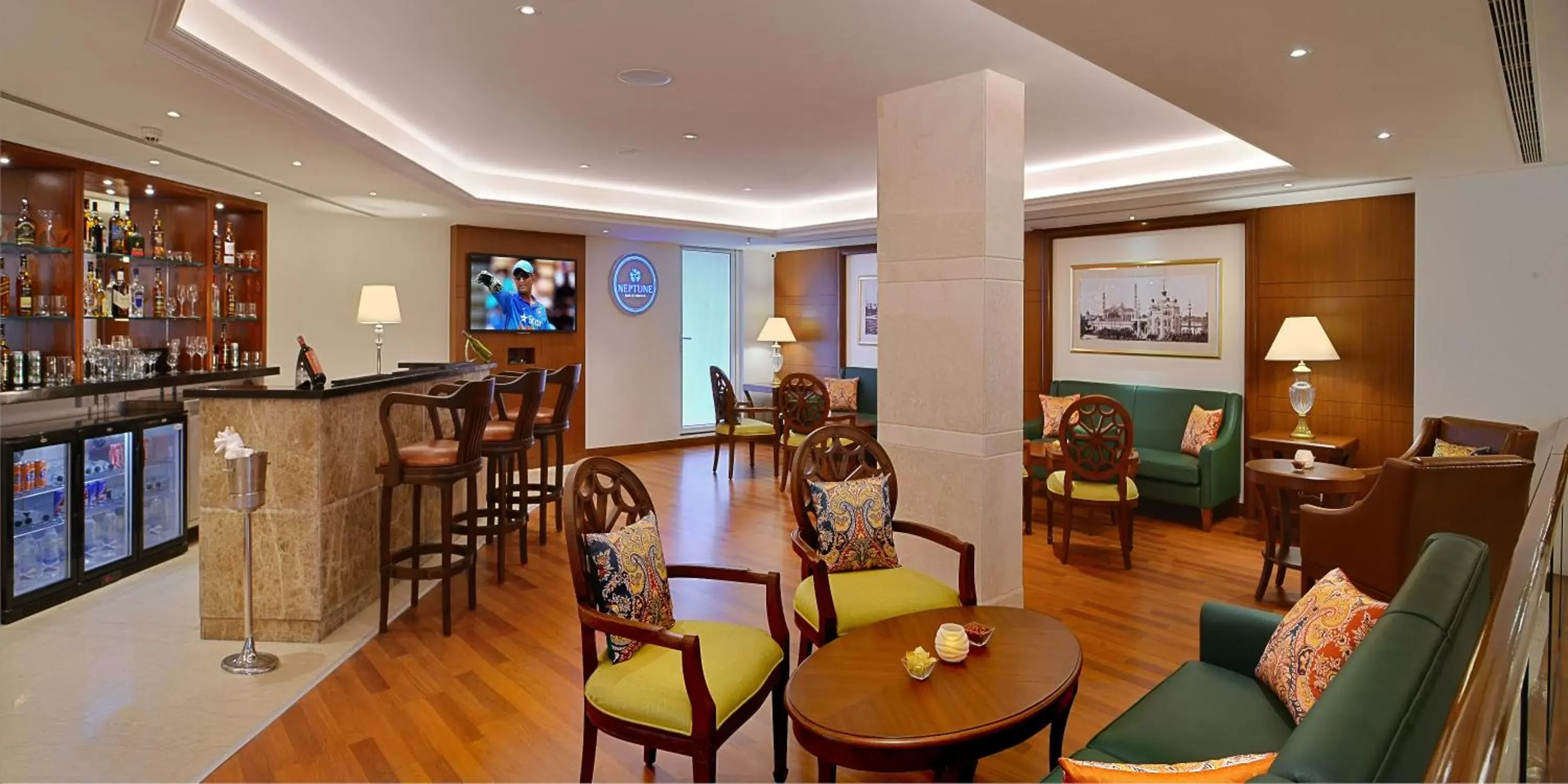 Lounge or bar in Fortune Park BBD, Lucknow - Member ITC Hotels' Group Lounge or bar in Fortune Park BBD, Lucknow - Member ITC Hotels' Group