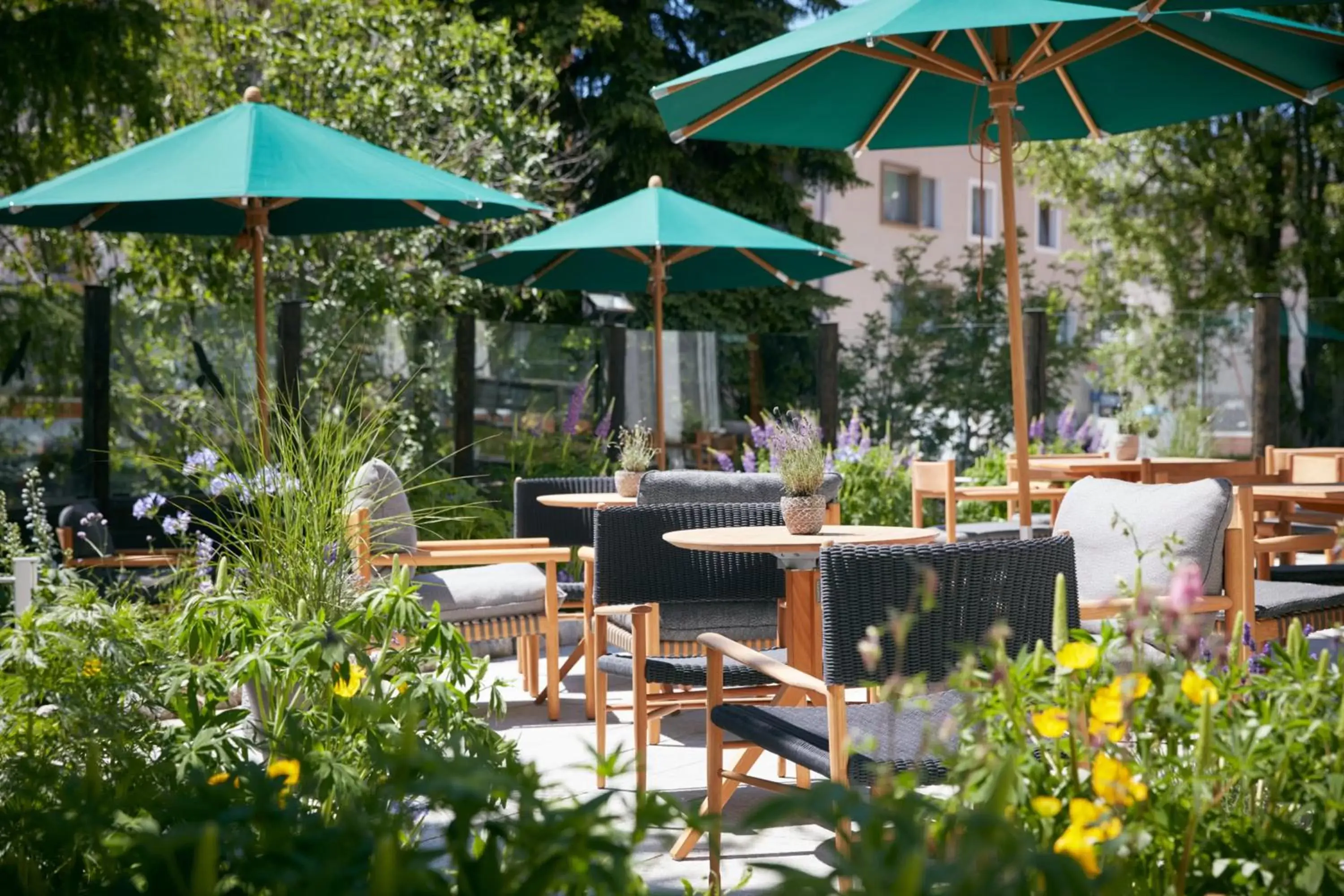 Patio, Restaurant/Places to Eat in Hotel Walther - Relais & Châteaux