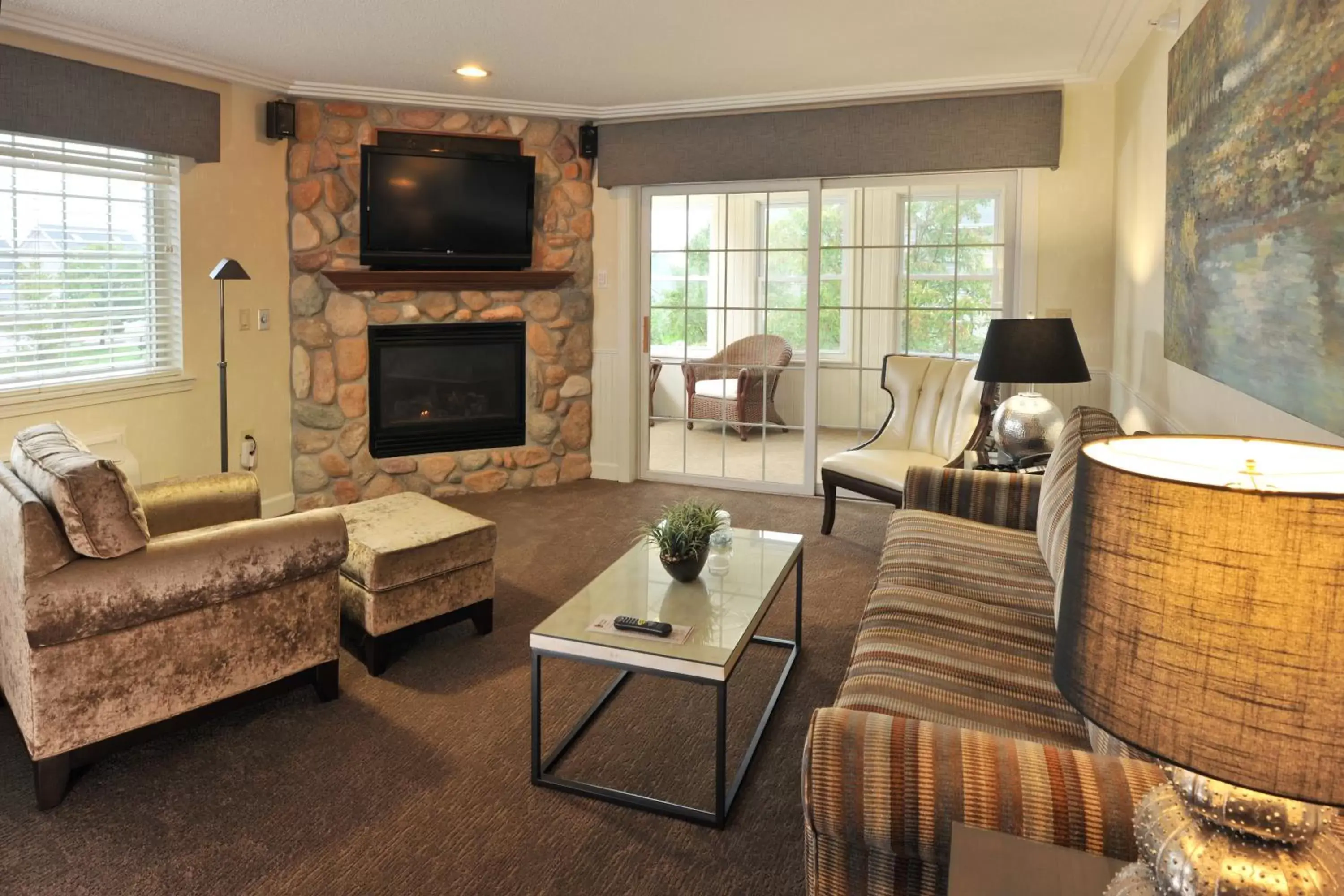 Day, Seating Area in Stoney Creek Hotel Peoria