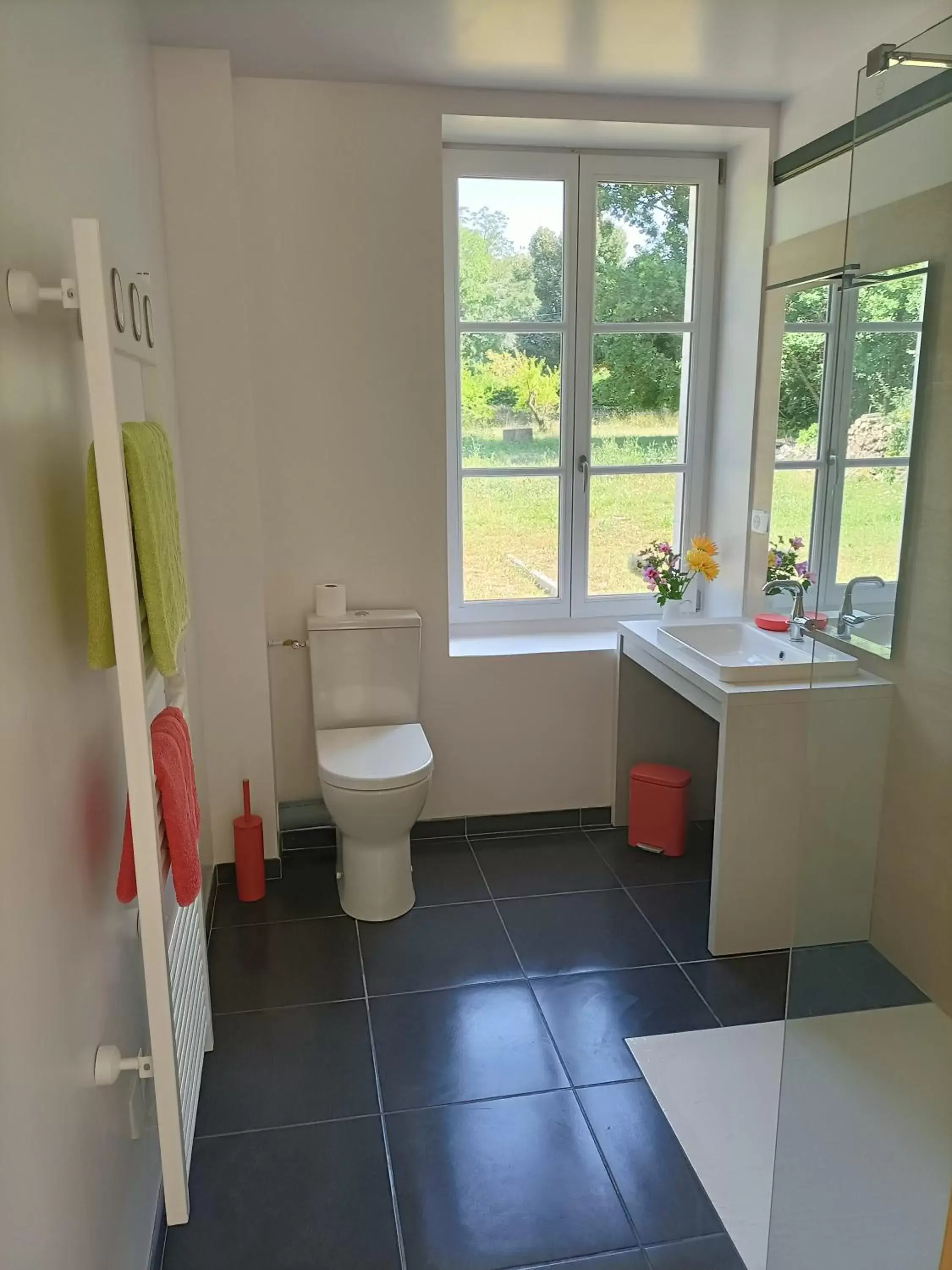 Toilet, Bathroom in VILLA ESPERANZA Chambre 2 proche Zoo de Beauval et Châteaux de La Loire