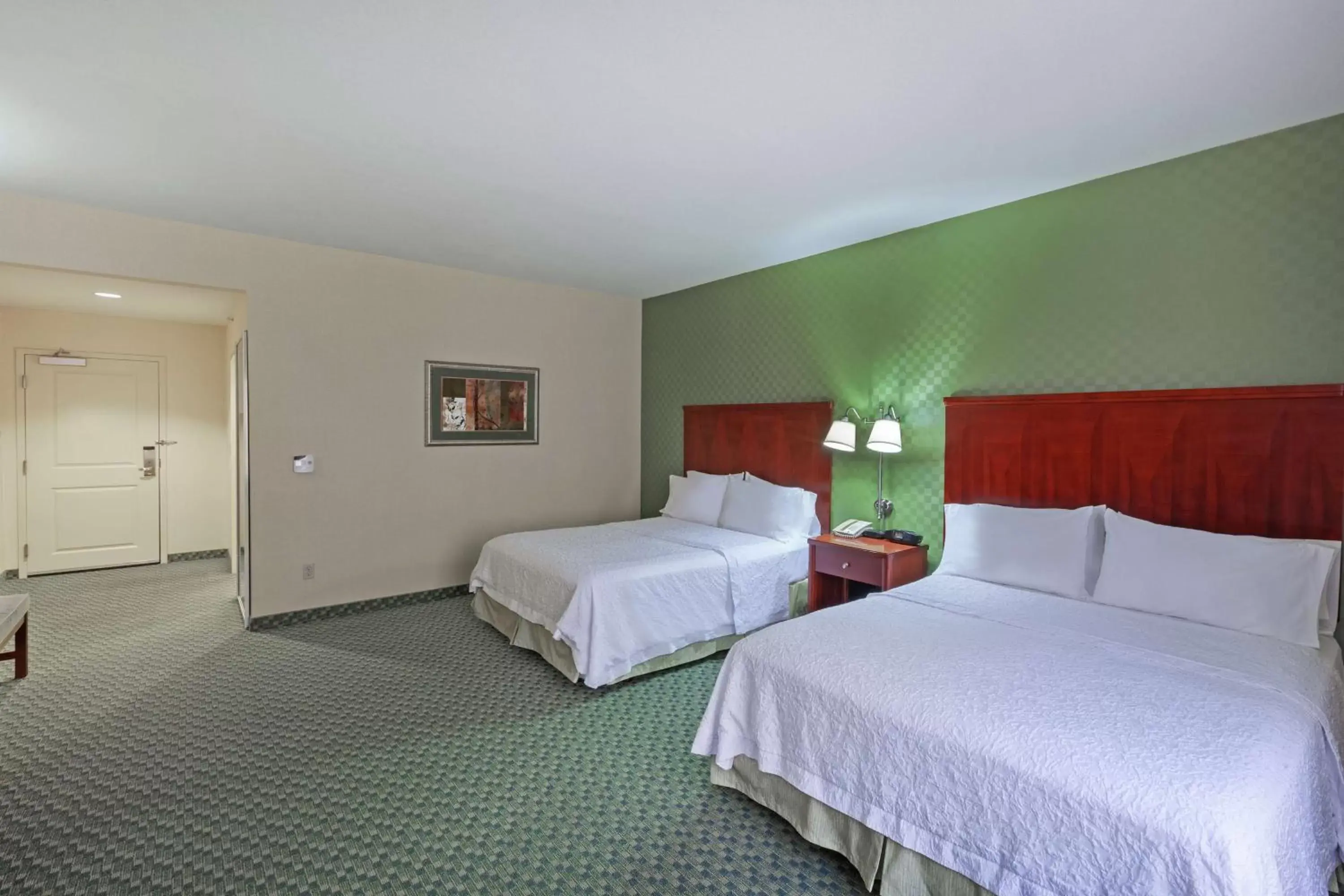 Photo of the whole room, Bed in Hampton Inn & Suites El Paso West