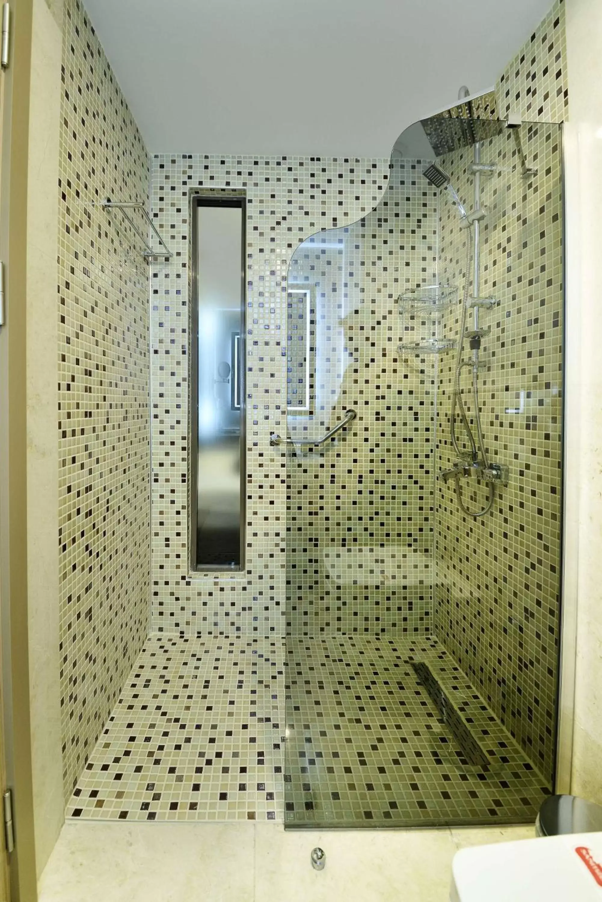 Shower, Bathroom in Best Western Plus Center Hotel