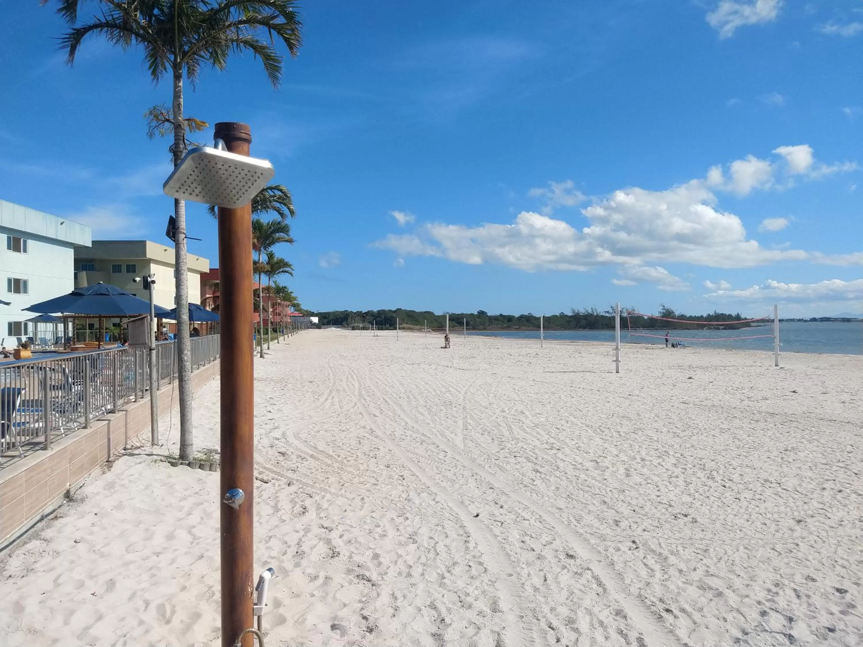 Natural landscape in Apartamento no Golden Lake - pé na areia, agua de côco e cervejinha