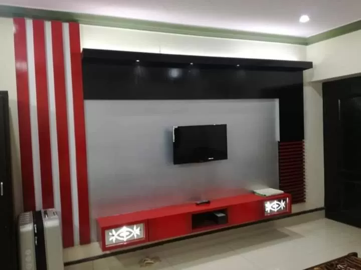 TV/Entertainment Center in Hotel Grace inn