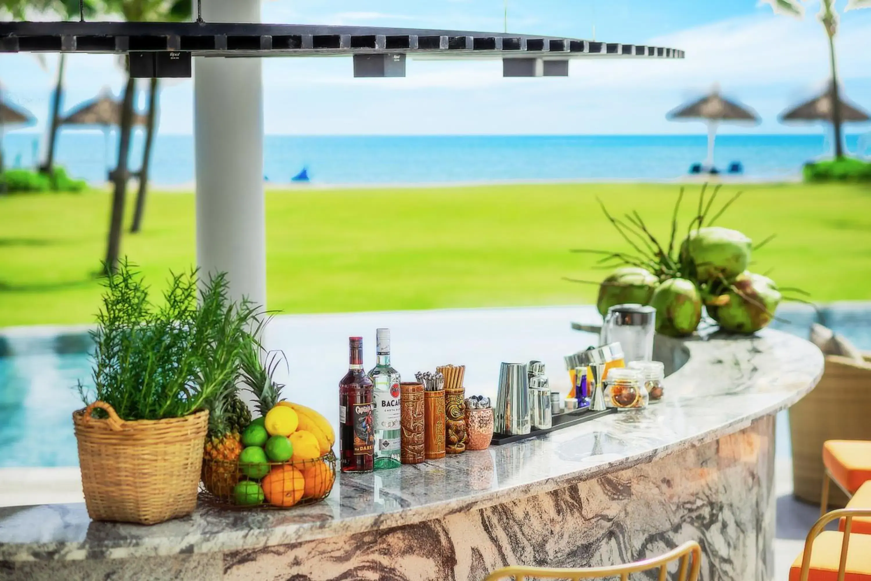 Lounge or bar in Wyndham Hoi An Royal Beachfront Resort