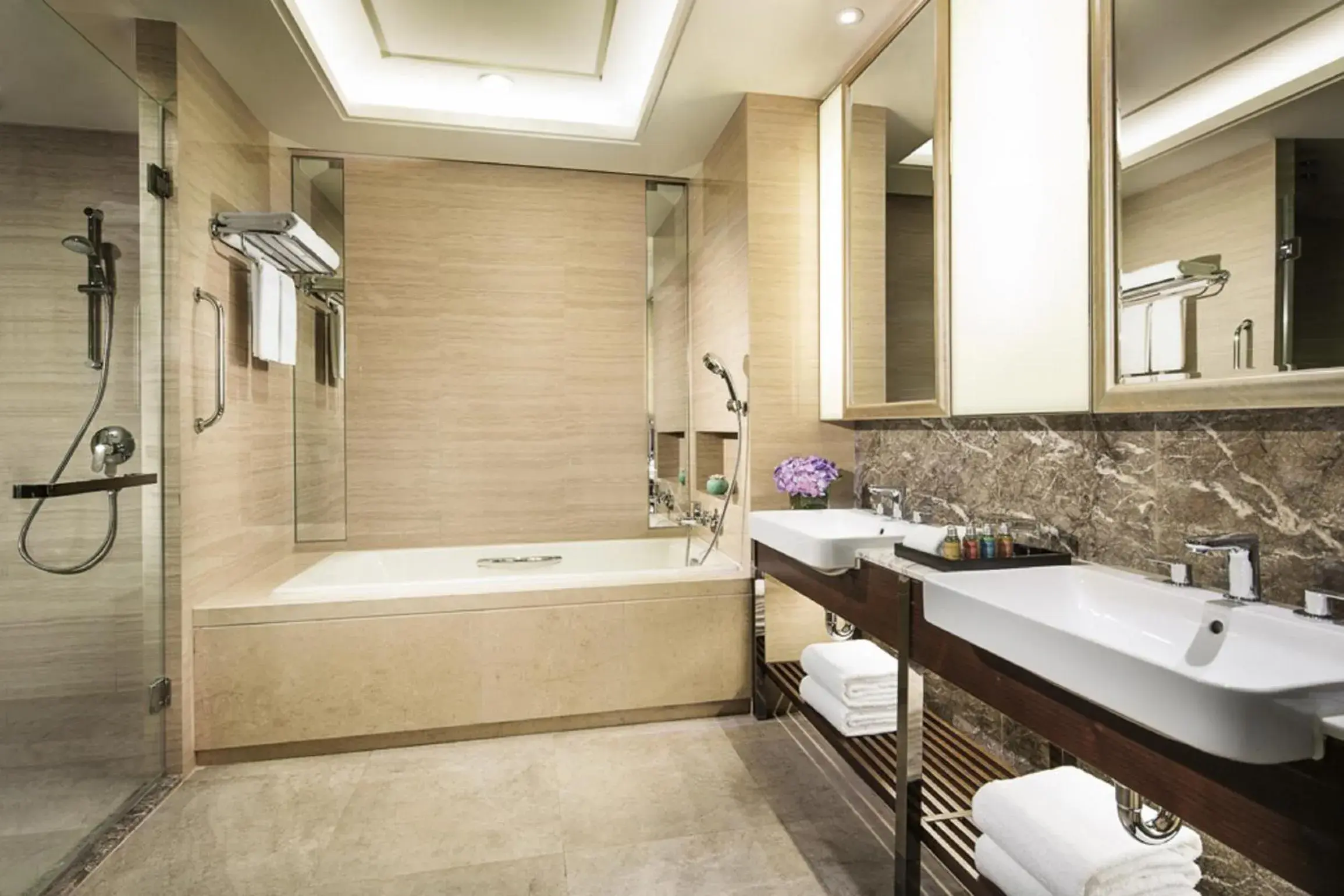 Hot Tub, Bathroom in Ascott Heng Shan Road