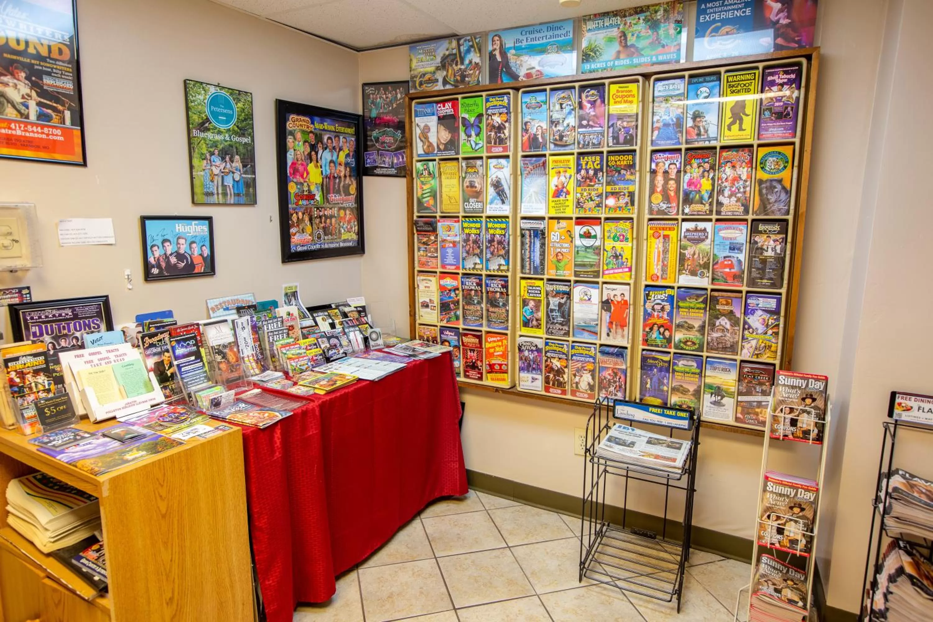 Library in Rosebud Inn