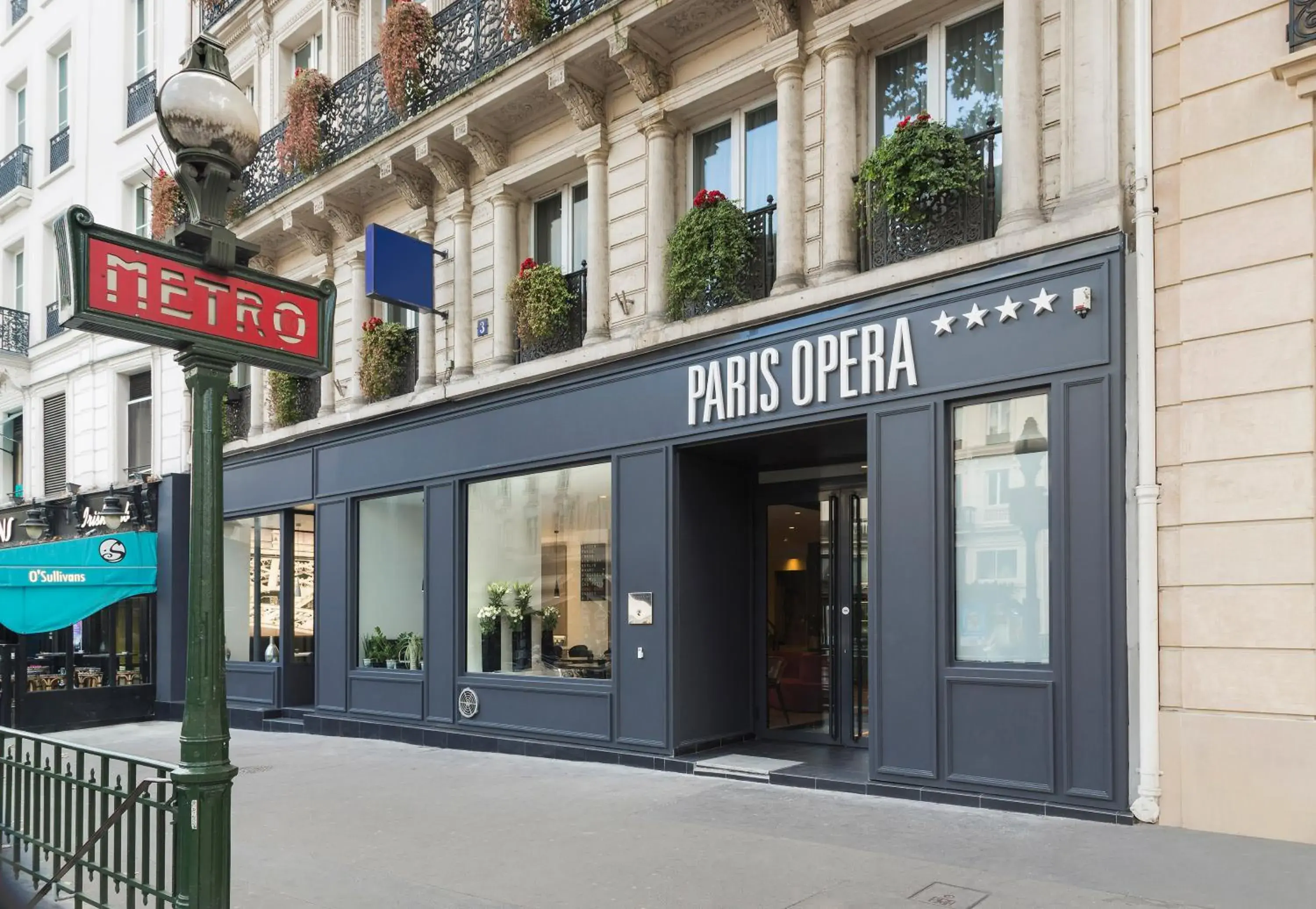 Facade/entrance in Hotel Paris Opera managed by Melia