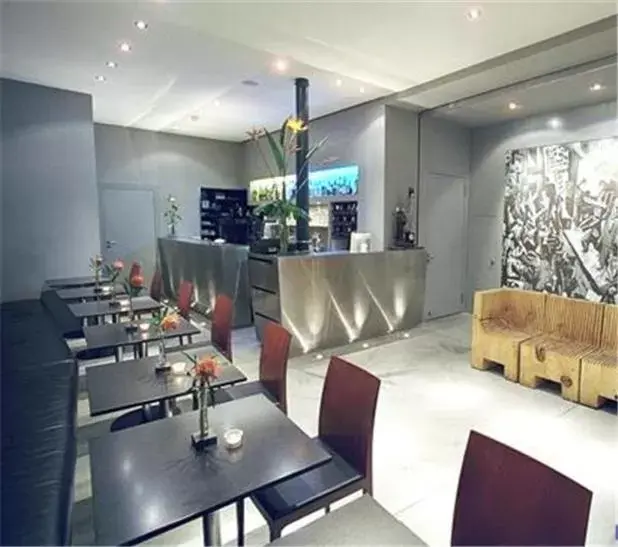 Lounge or bar, Restaurant/Places to Eat in Hotel Limmatblick