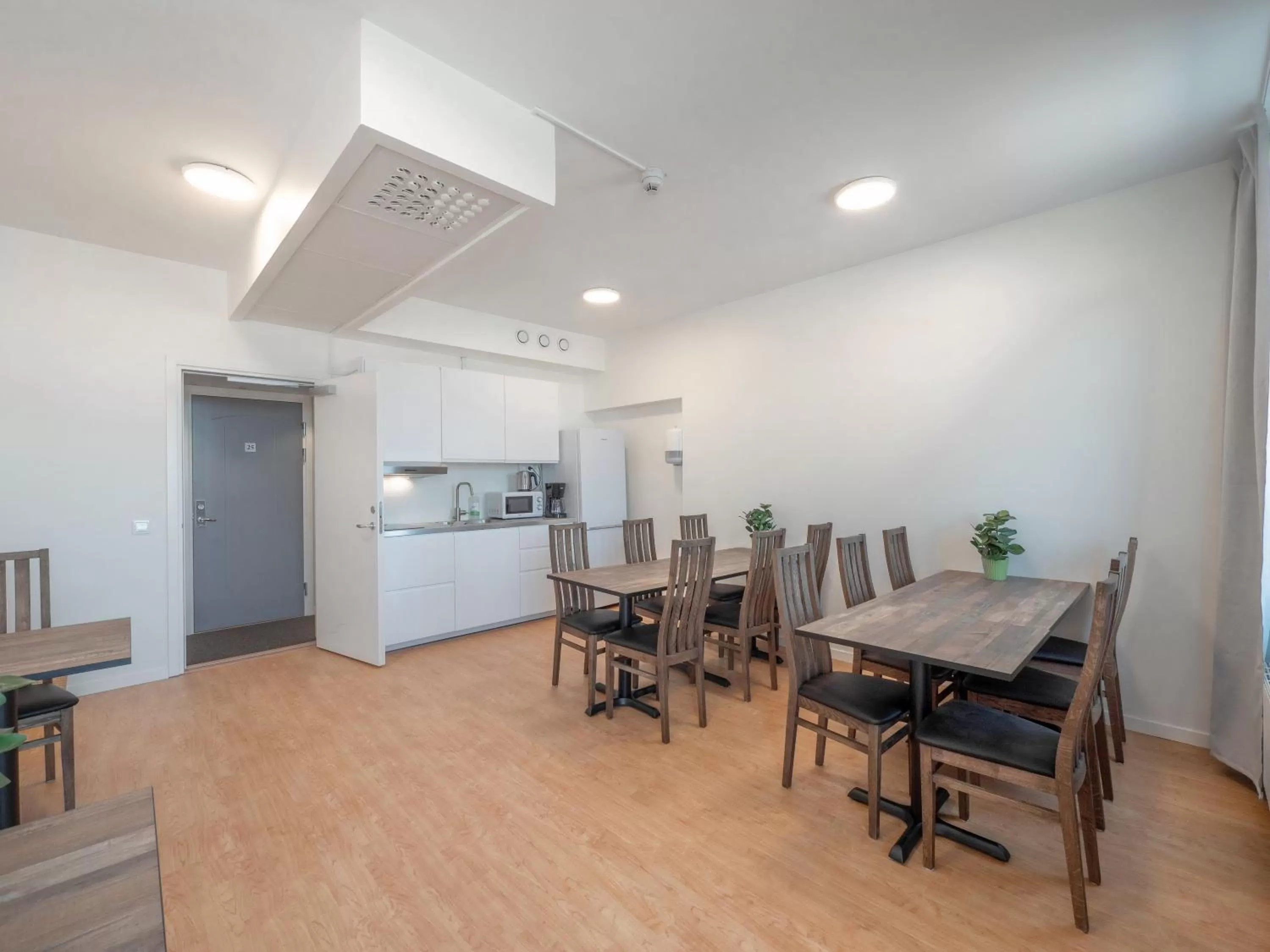 Communal kitchen, Dining Area in Västervik Guesthouse