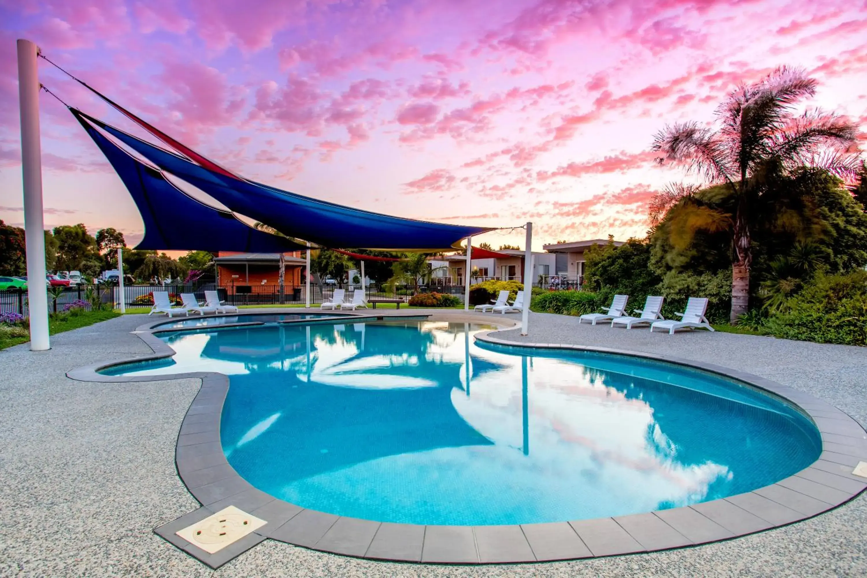 Swimming Pool in Discovery Parks - Melbourne