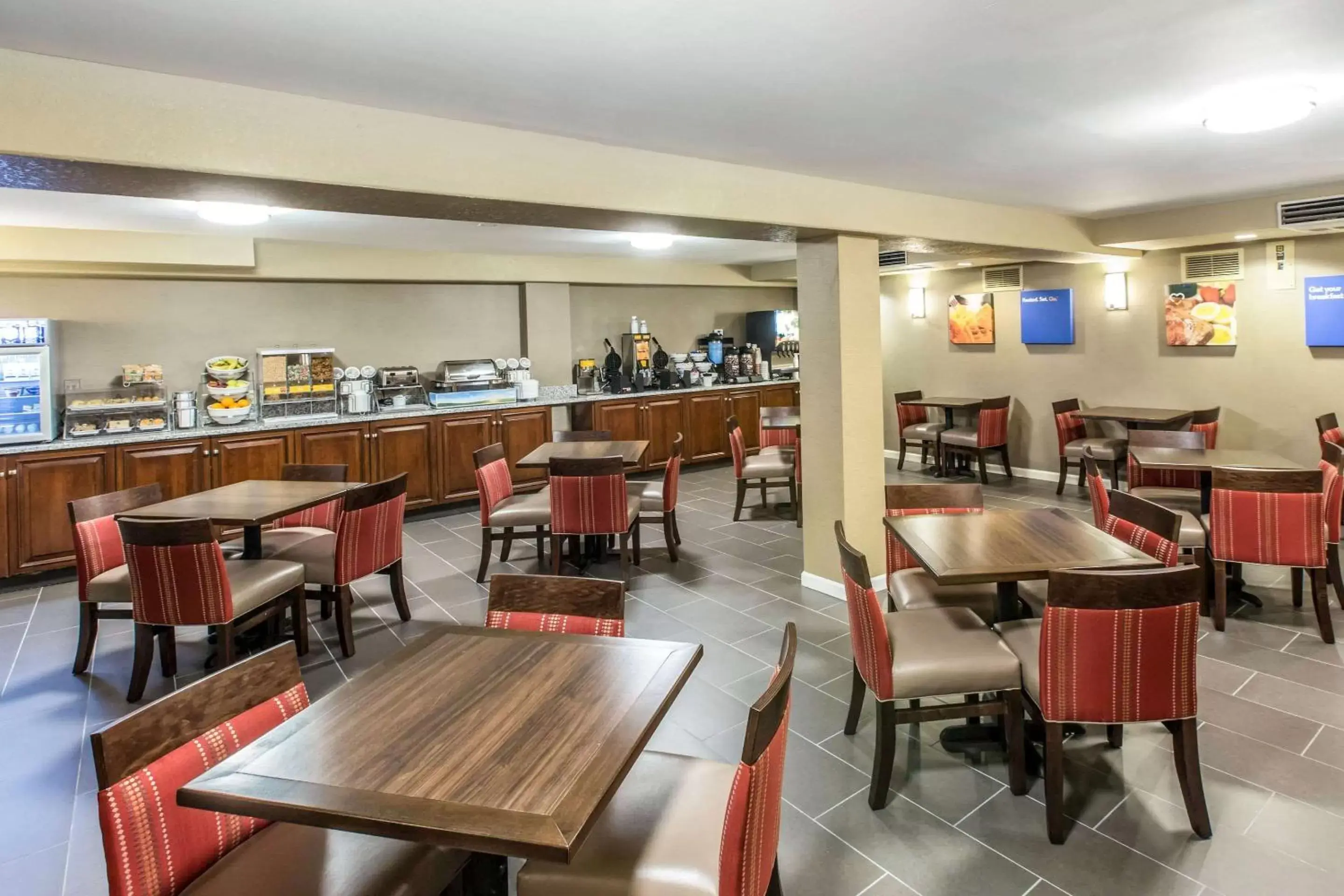 Restaurant/Places to Eat in Comfort Inn & Suites Knoxville West