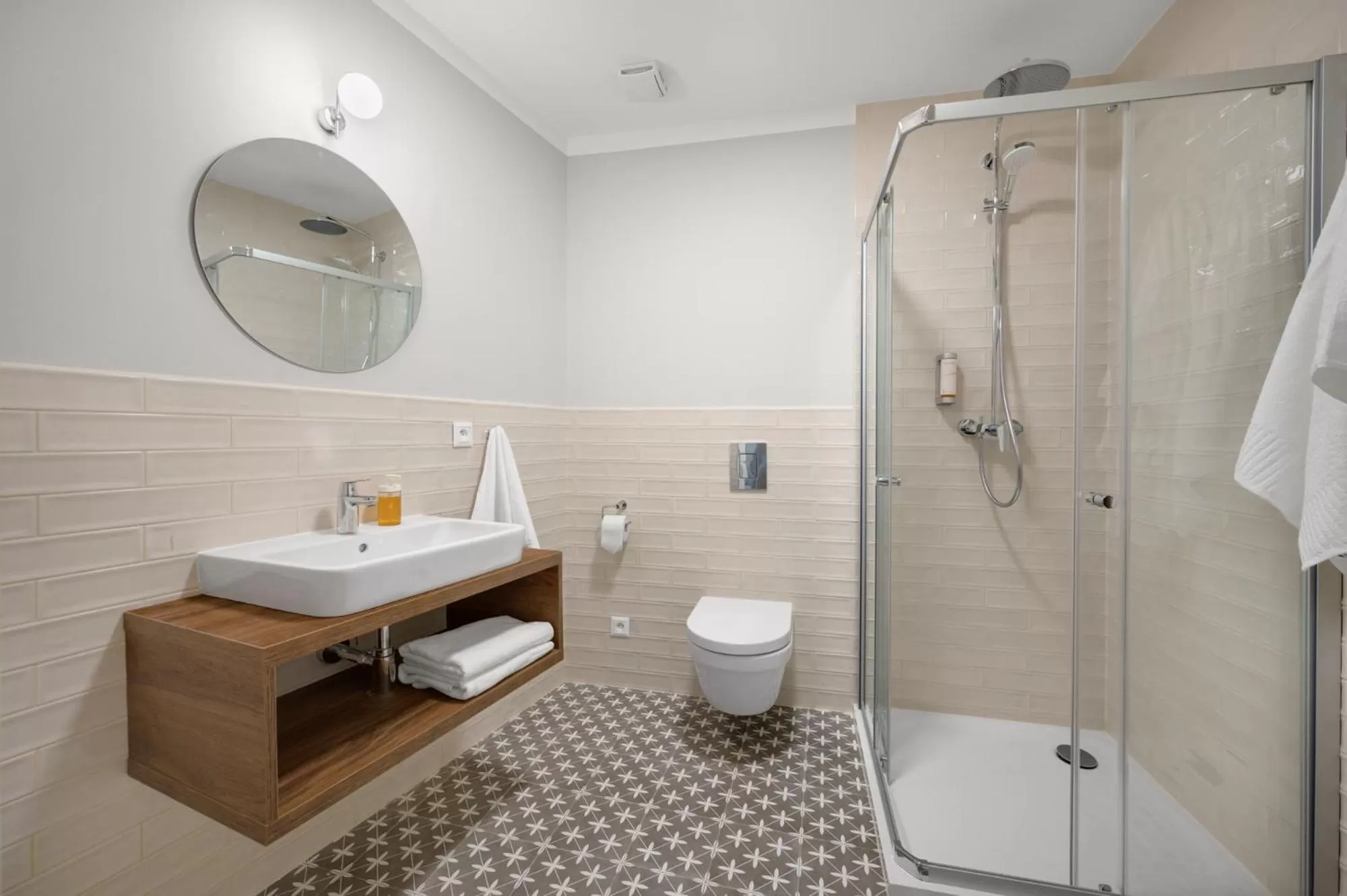 Shower in Palace Apartments