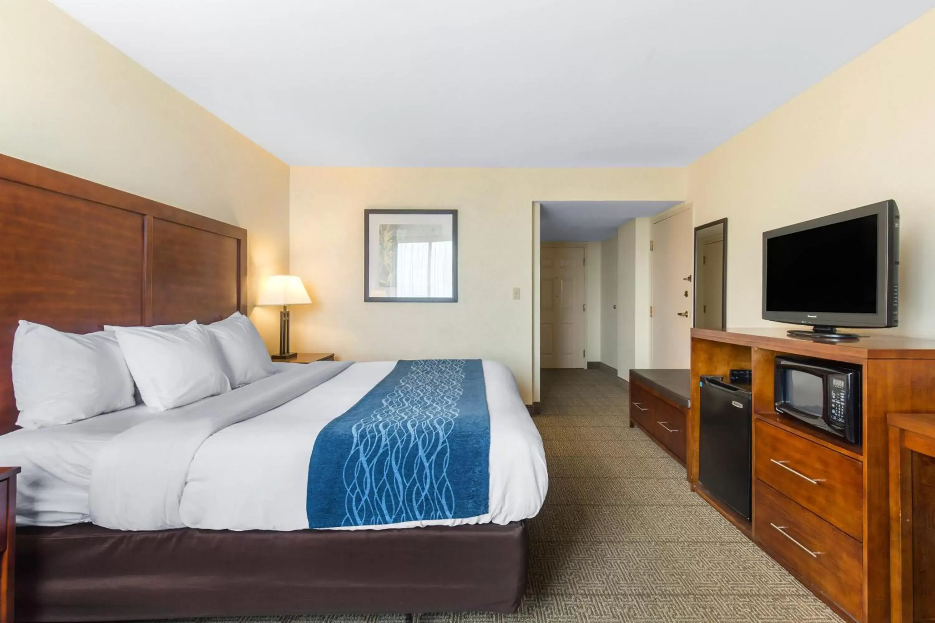 Photo of the whole room, Bed in Comfort Inn Conference Center Bowie
