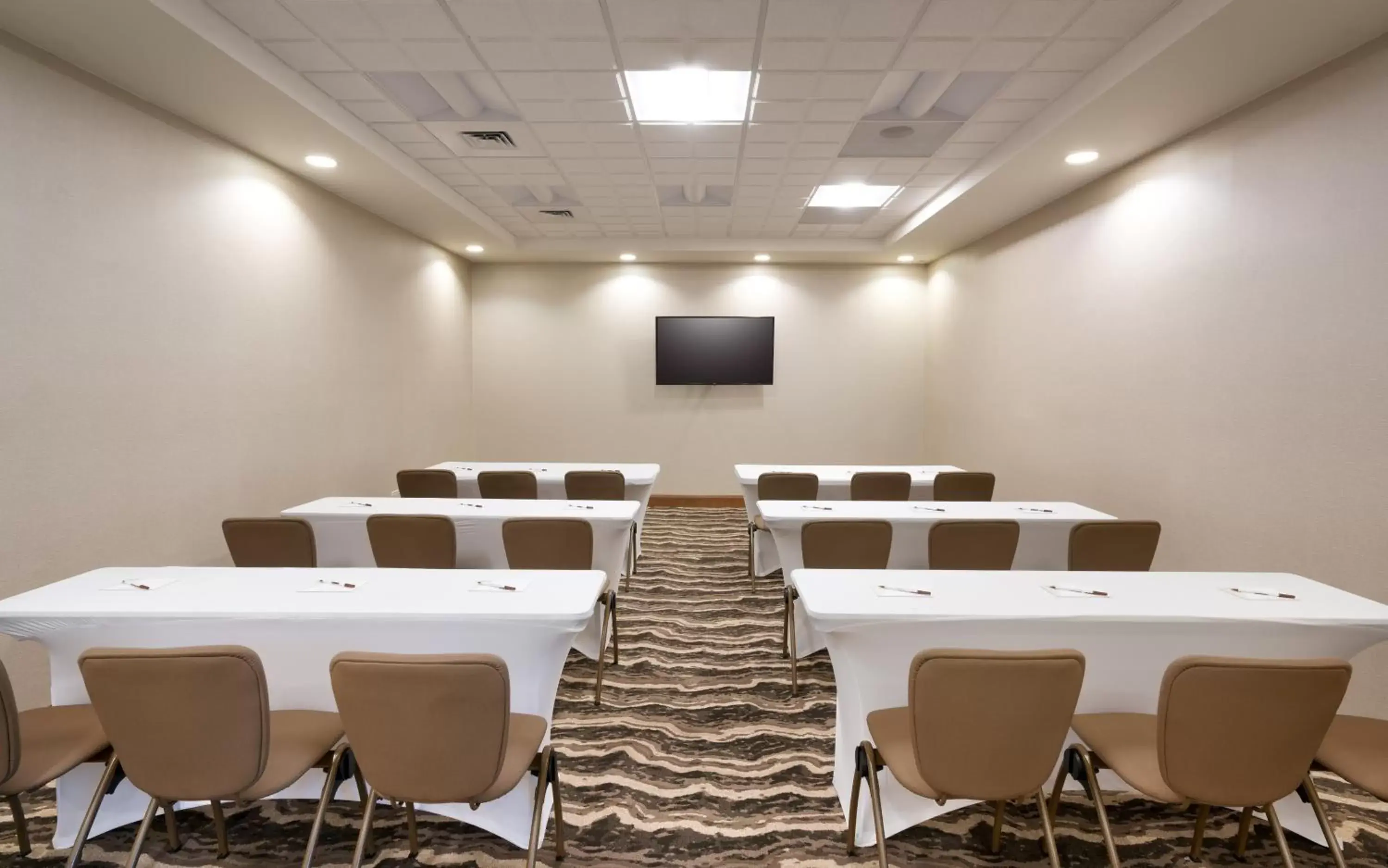 Meeting/conference room in Staybridge Suites - Gainesville I-75, an IHG Hotel