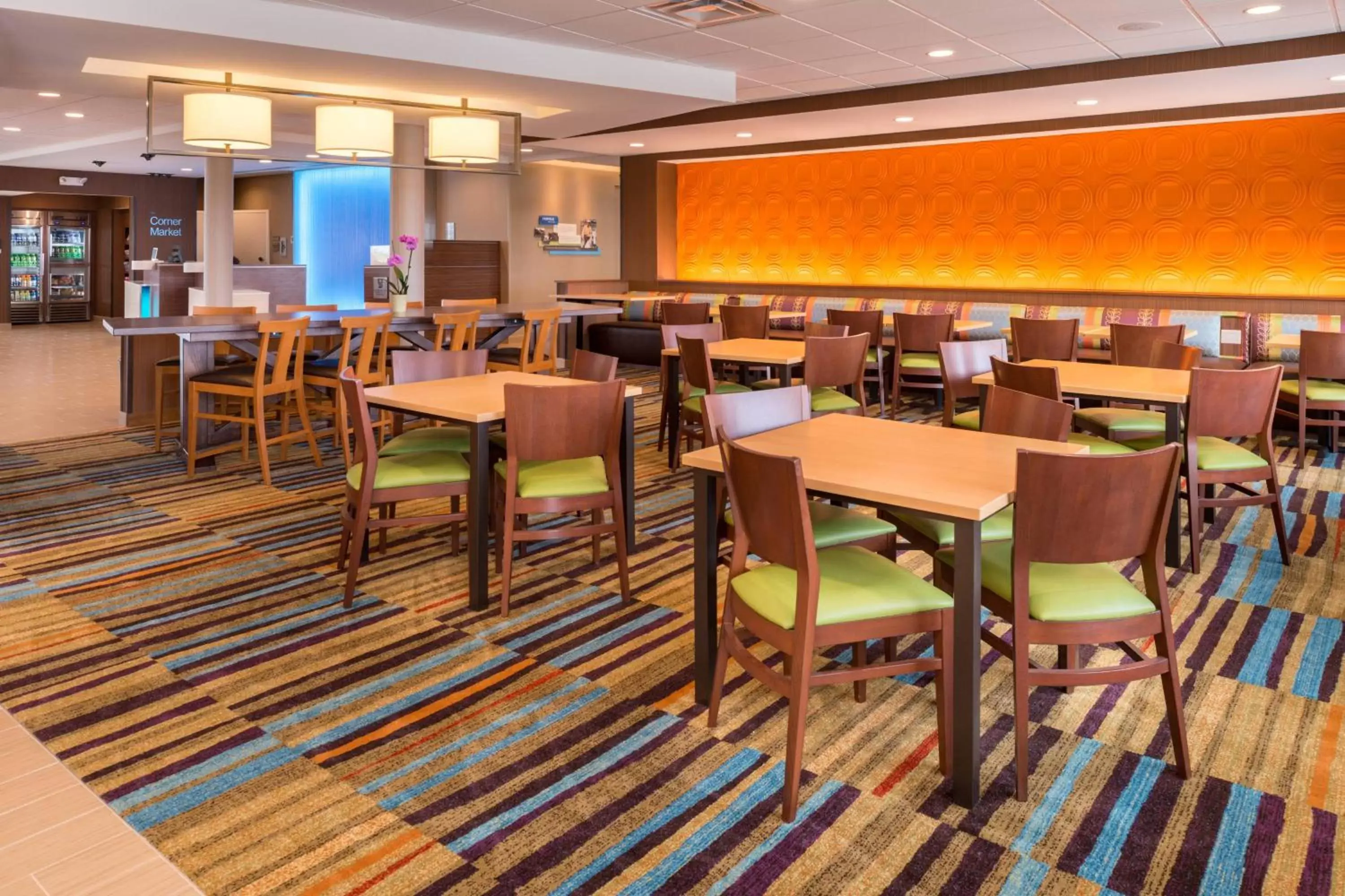 Breakfast, Restaurant/Places to Eat in Fairfield By Marriott Huntington