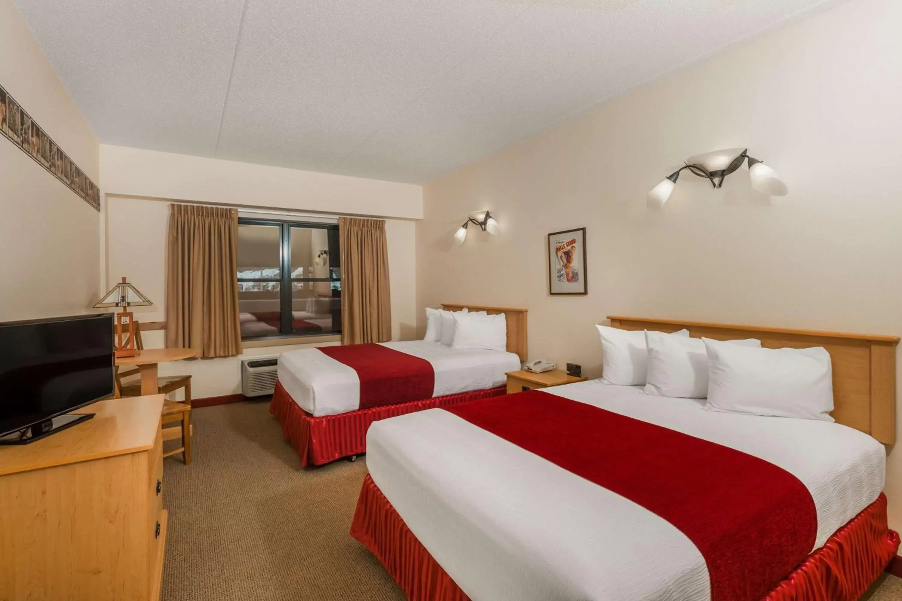Photo of the whole room in Travelodge by Wyndham Deadwood