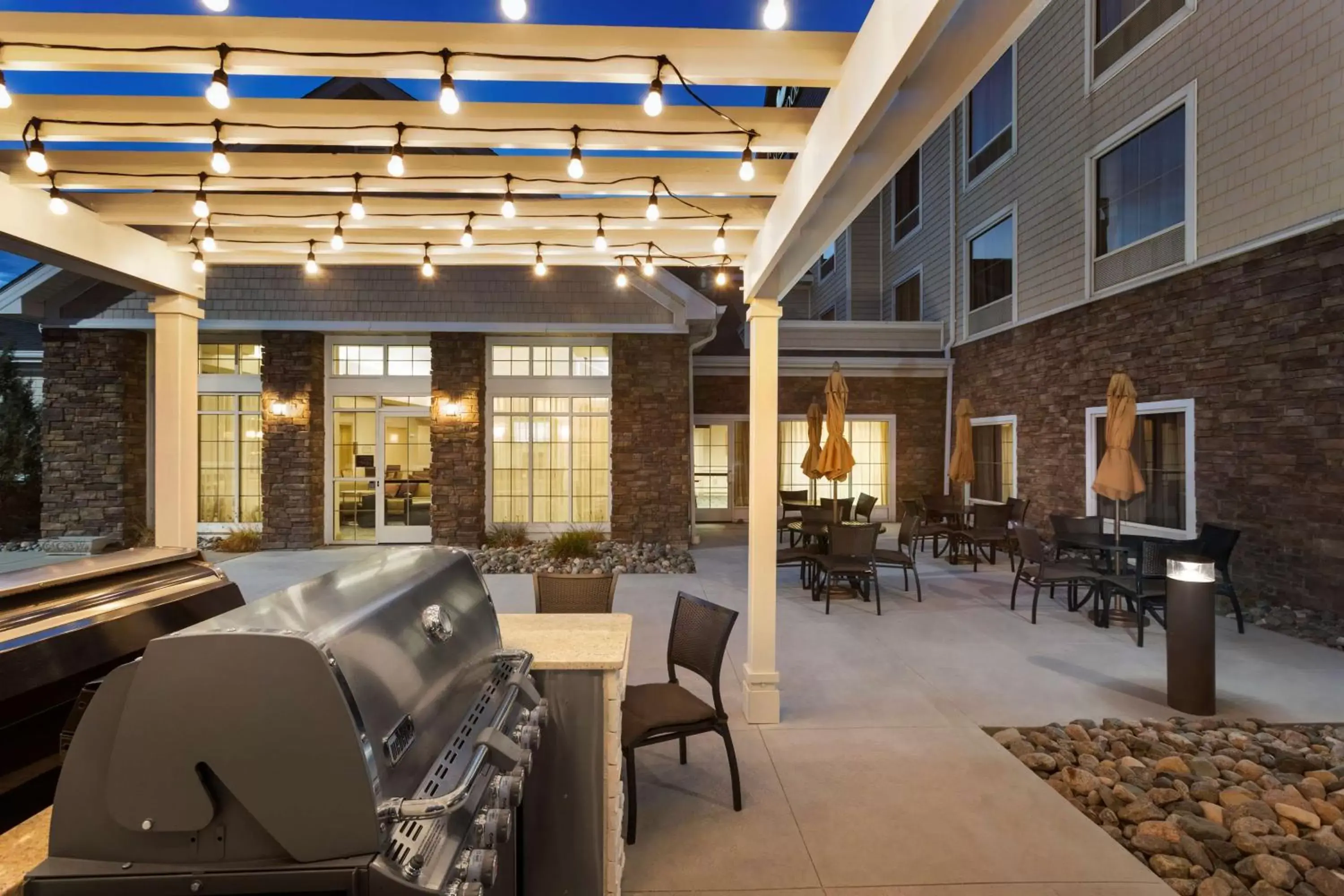 Patio, Restaurant/Places to Eat in Homewood Suites by Hilton Fargo