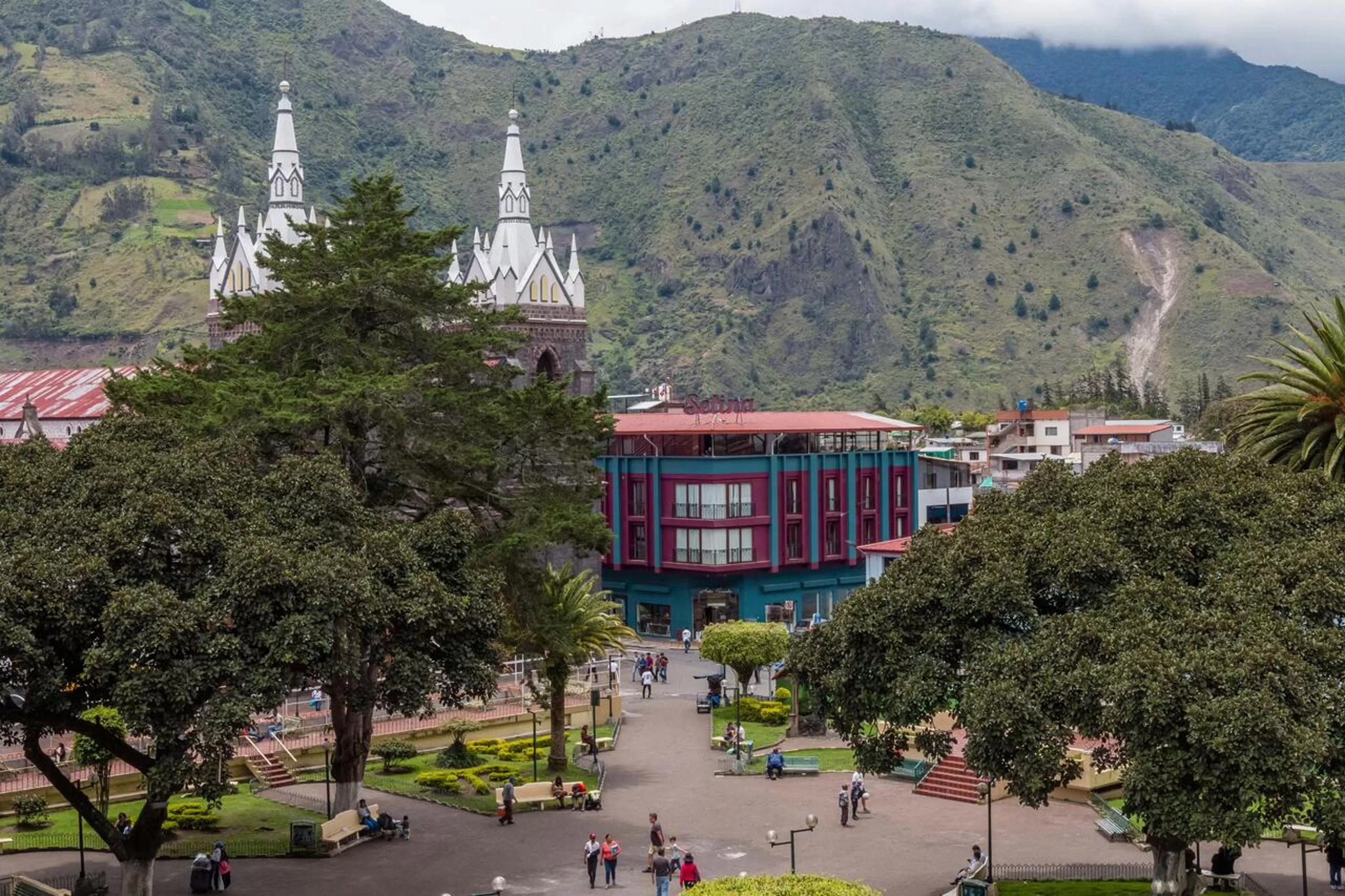 Property building in Selina Baños