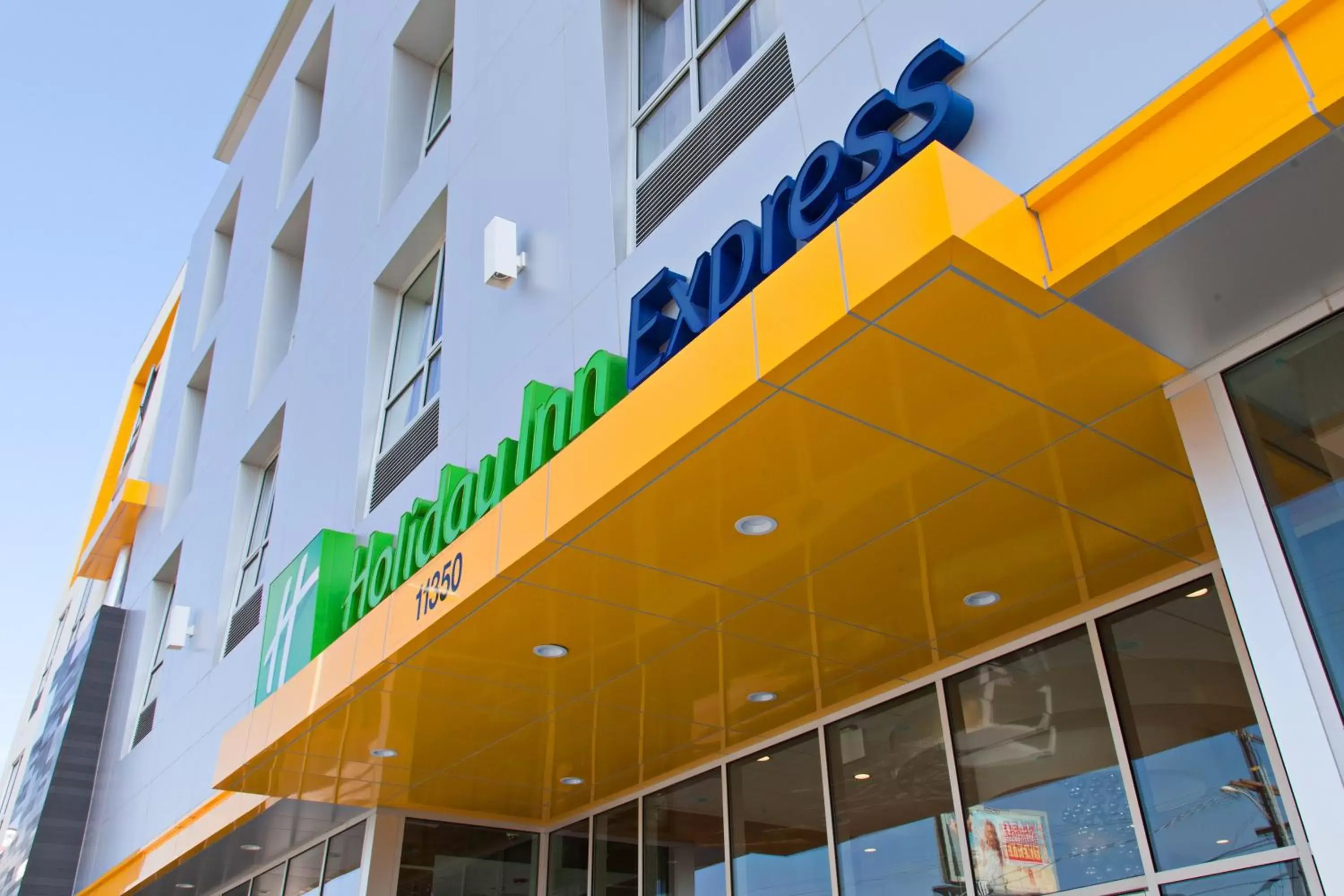 Property Building in Holiday Inn Express North Hollywood - Burbank Area, an IHG Hotel