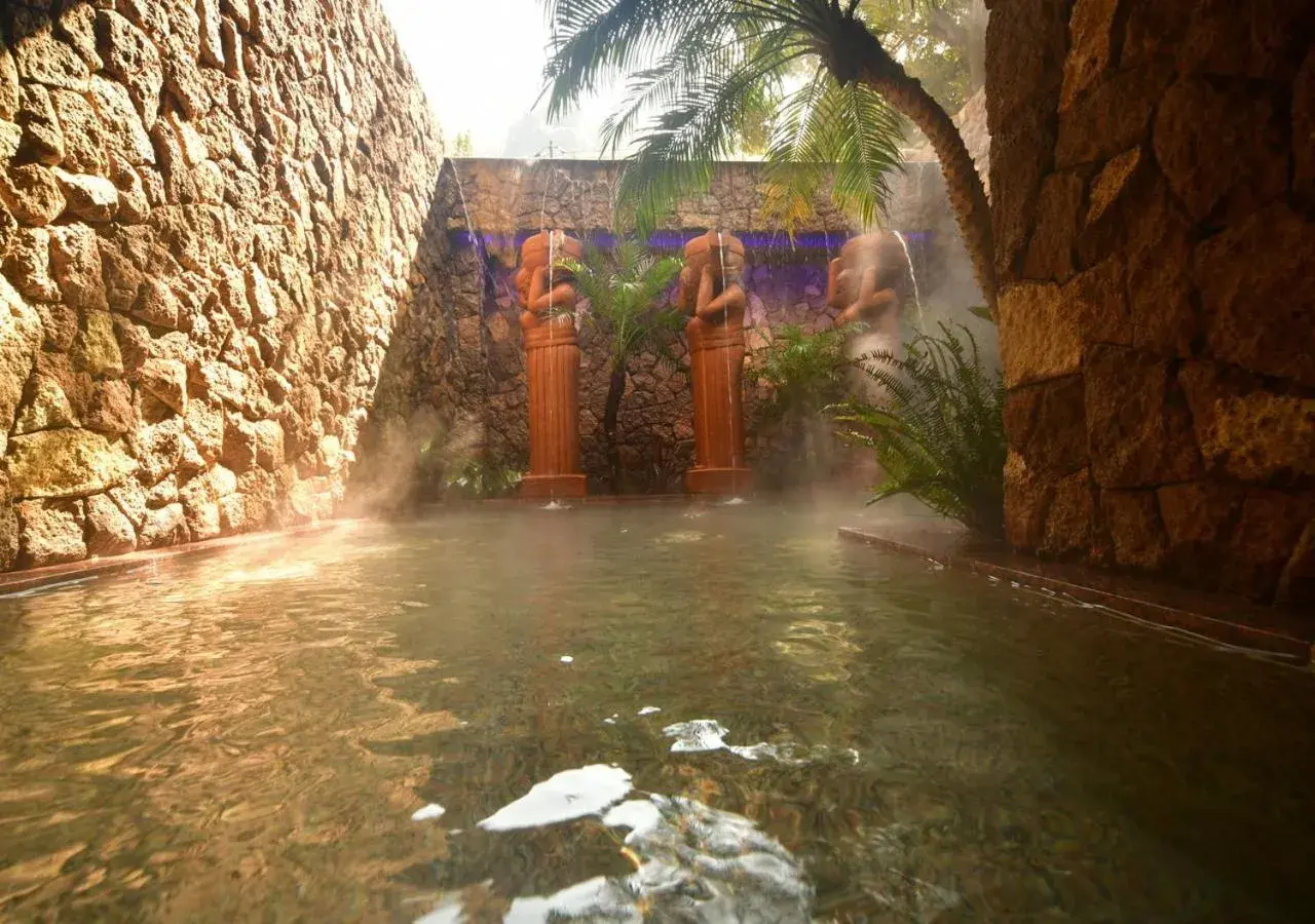 Open Air Bath in Balinese onsen ryokan Hakone Airu