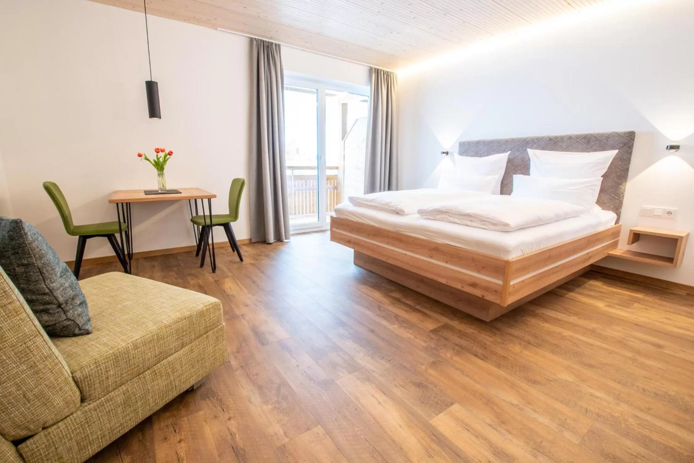 Staff, Bed in Alpengasthof Hörnlepass