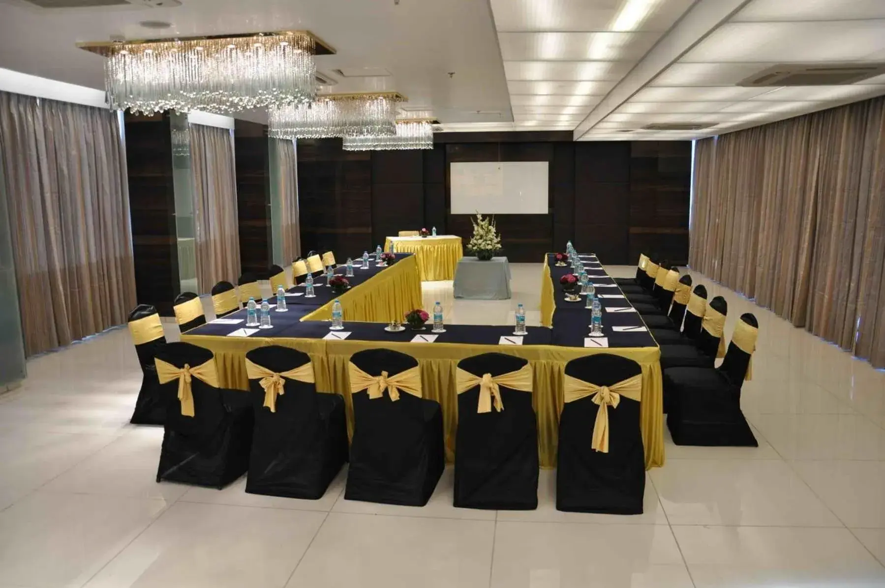 Banquet/Function facilities in Hotel Comfort Inn Sunset