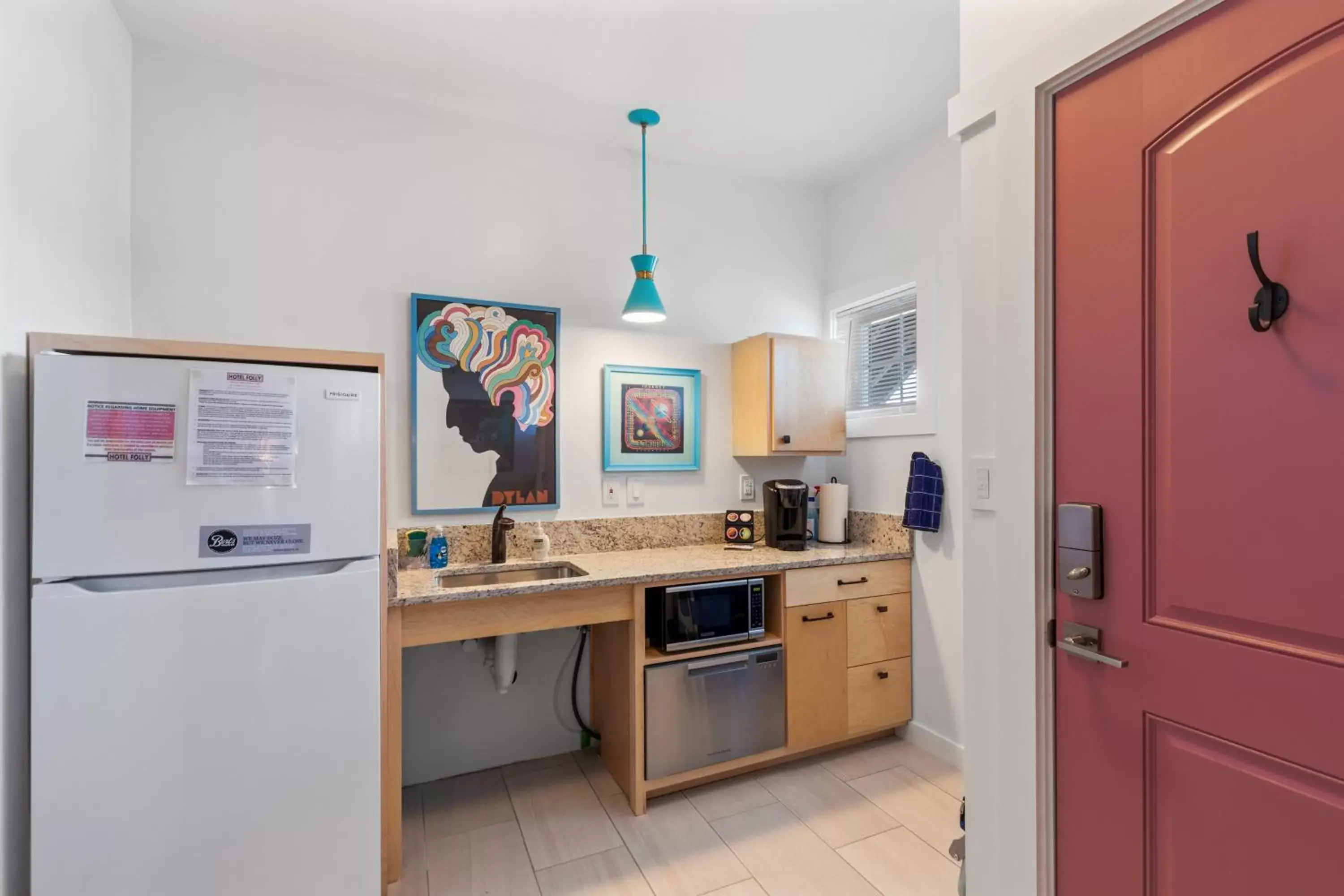 Kitchen/Kitchenette in NEW Completely Renovated Hotel Folly with Sunset Views