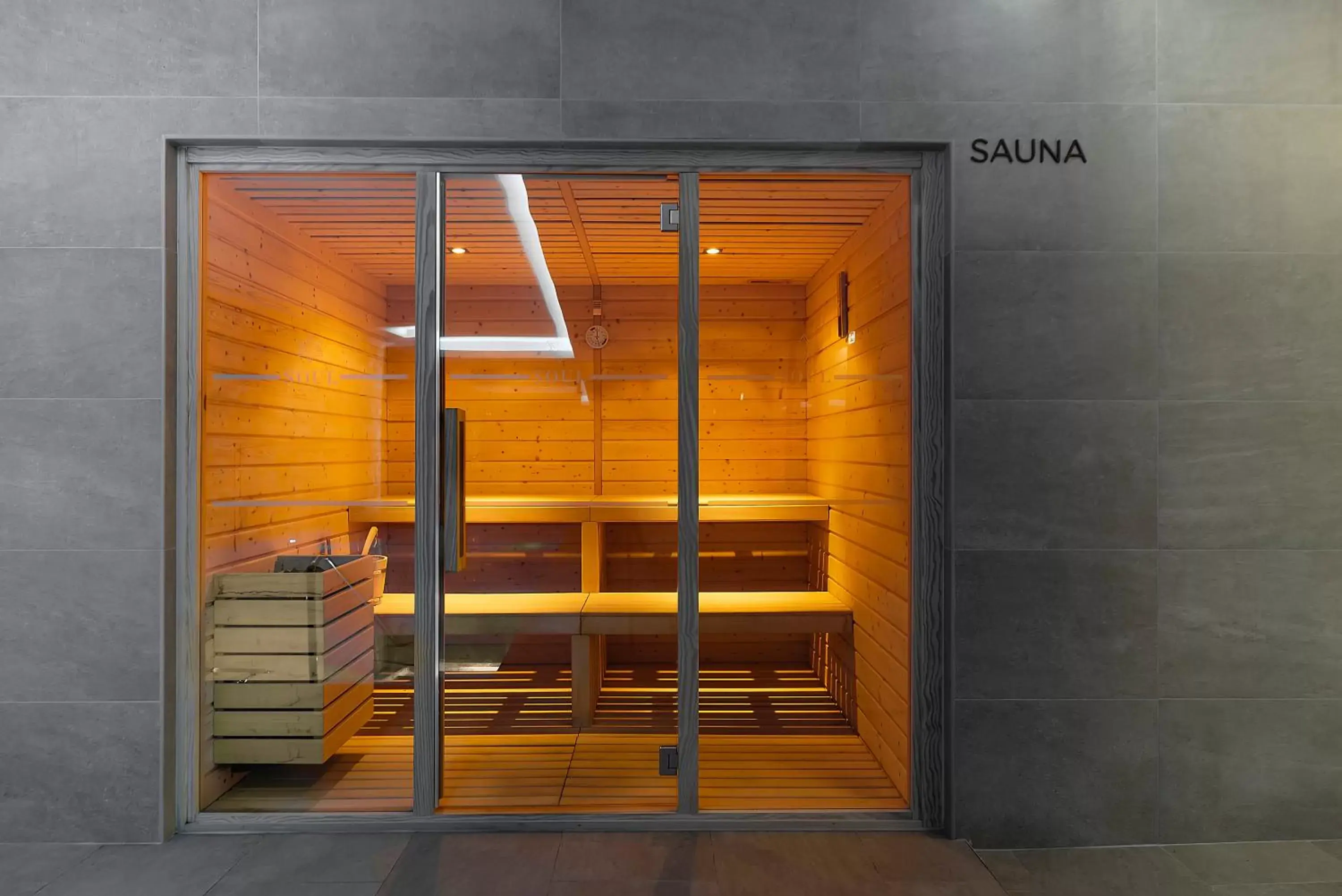 Sauna in Jupiter Marina Hotel - Couples & Spa