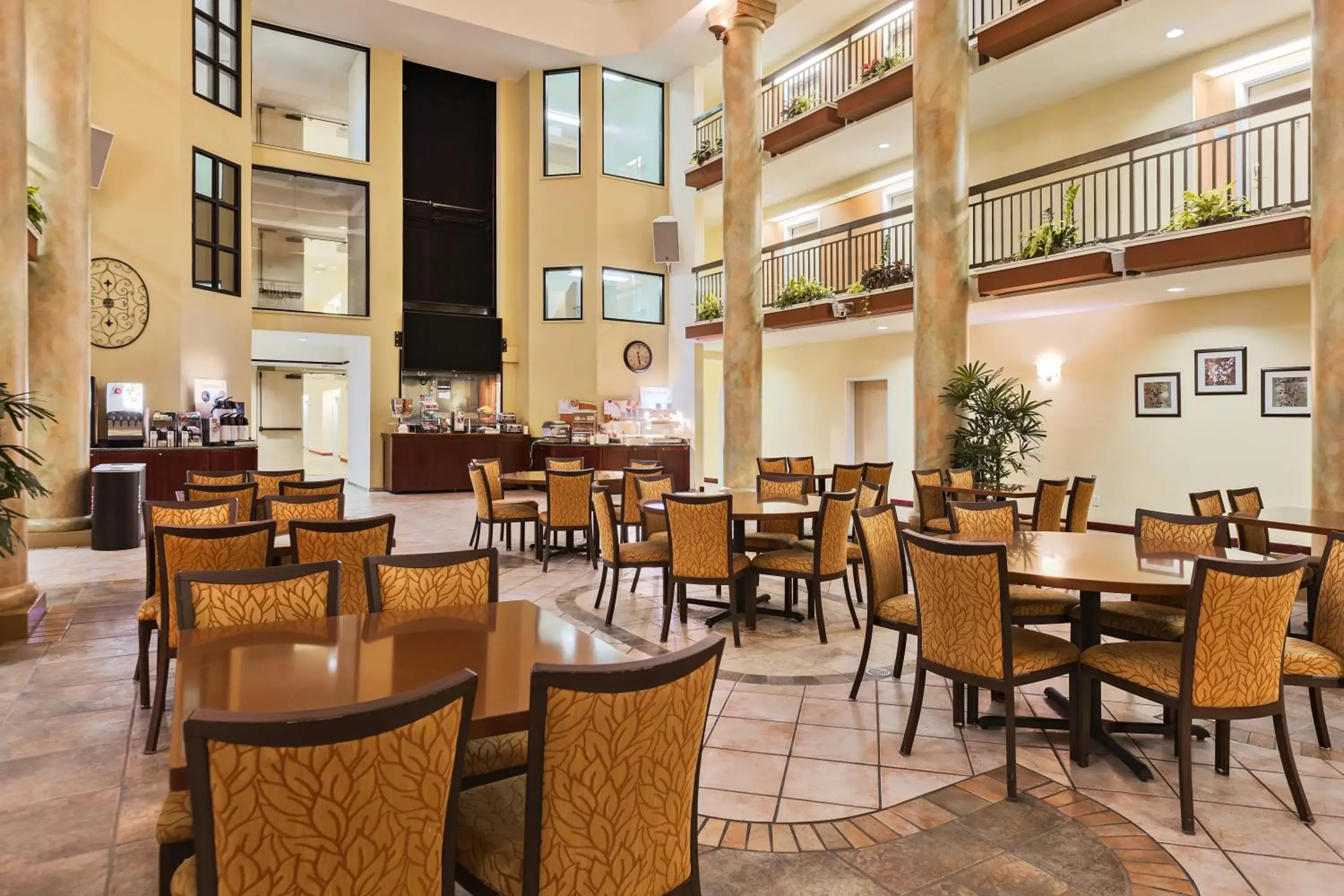 Breakfast, Restaurant/Places to Eat in Holiday Inn Express Hotel & Suites San Jose-Morgan Hill, an IHG Hotel