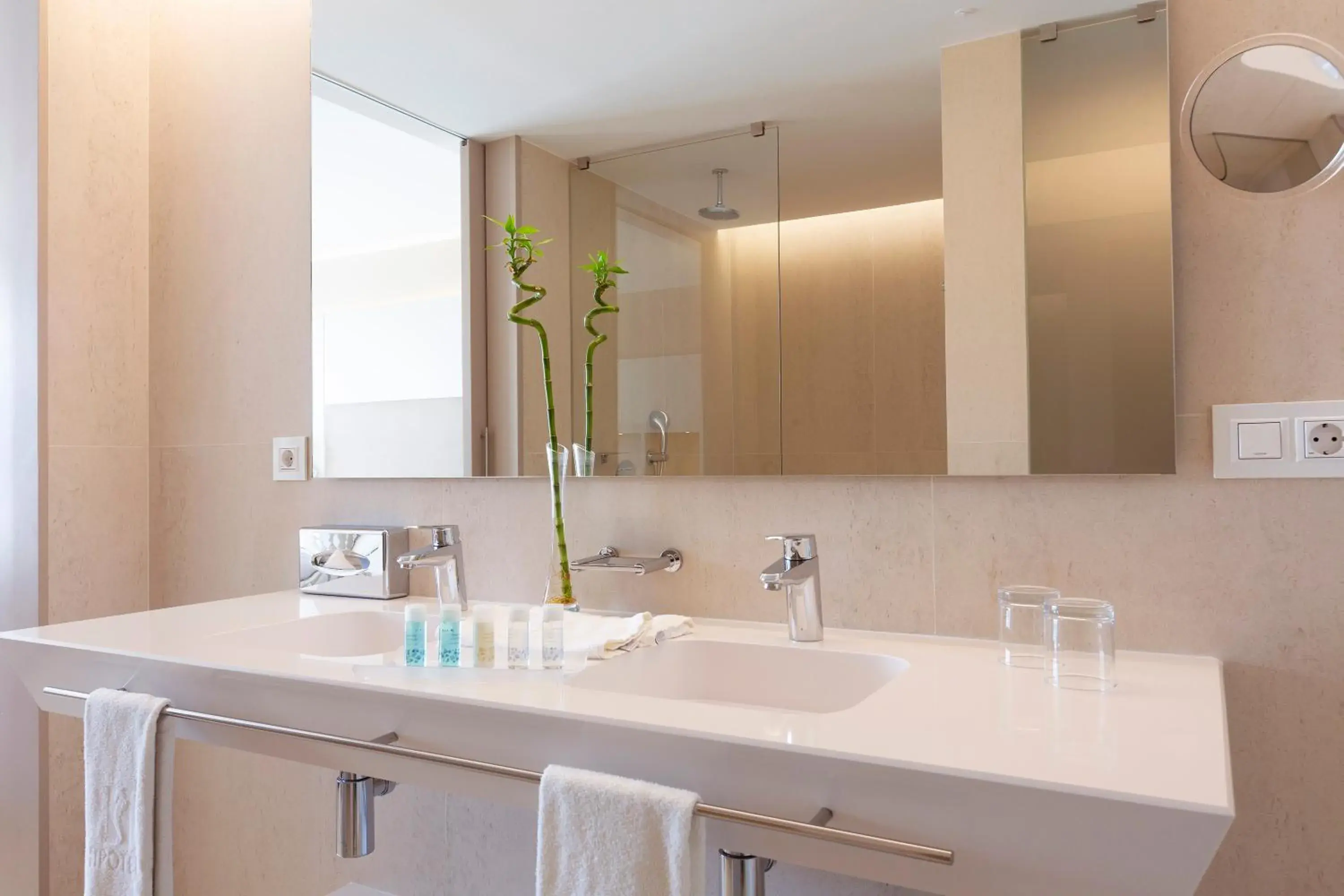 Junior Suite in Hipotels Gran Playa de Palma Junior Suite in Hipotels Gran Playa de Palma