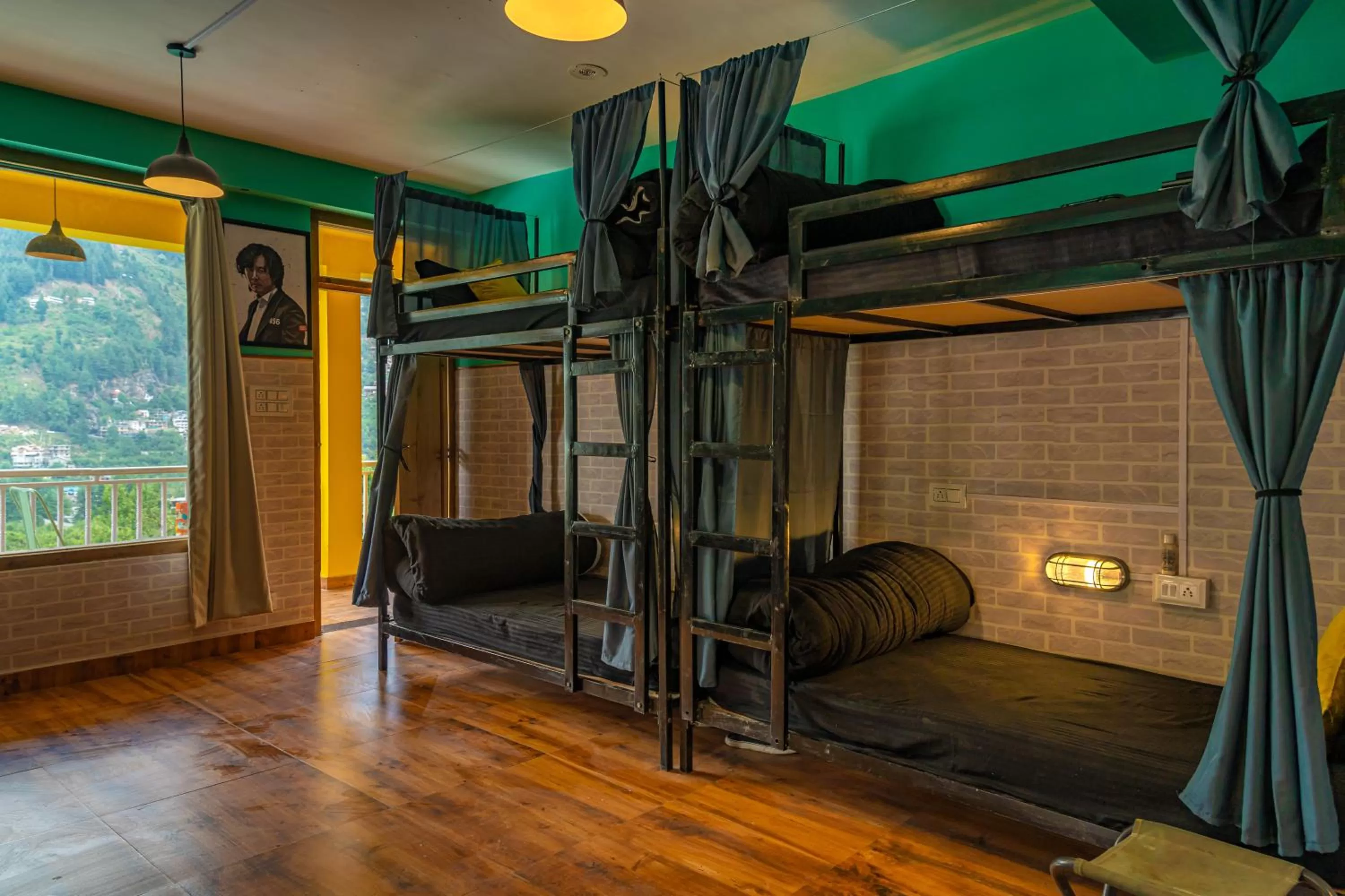 Bed in Whoopers Hostel Manali