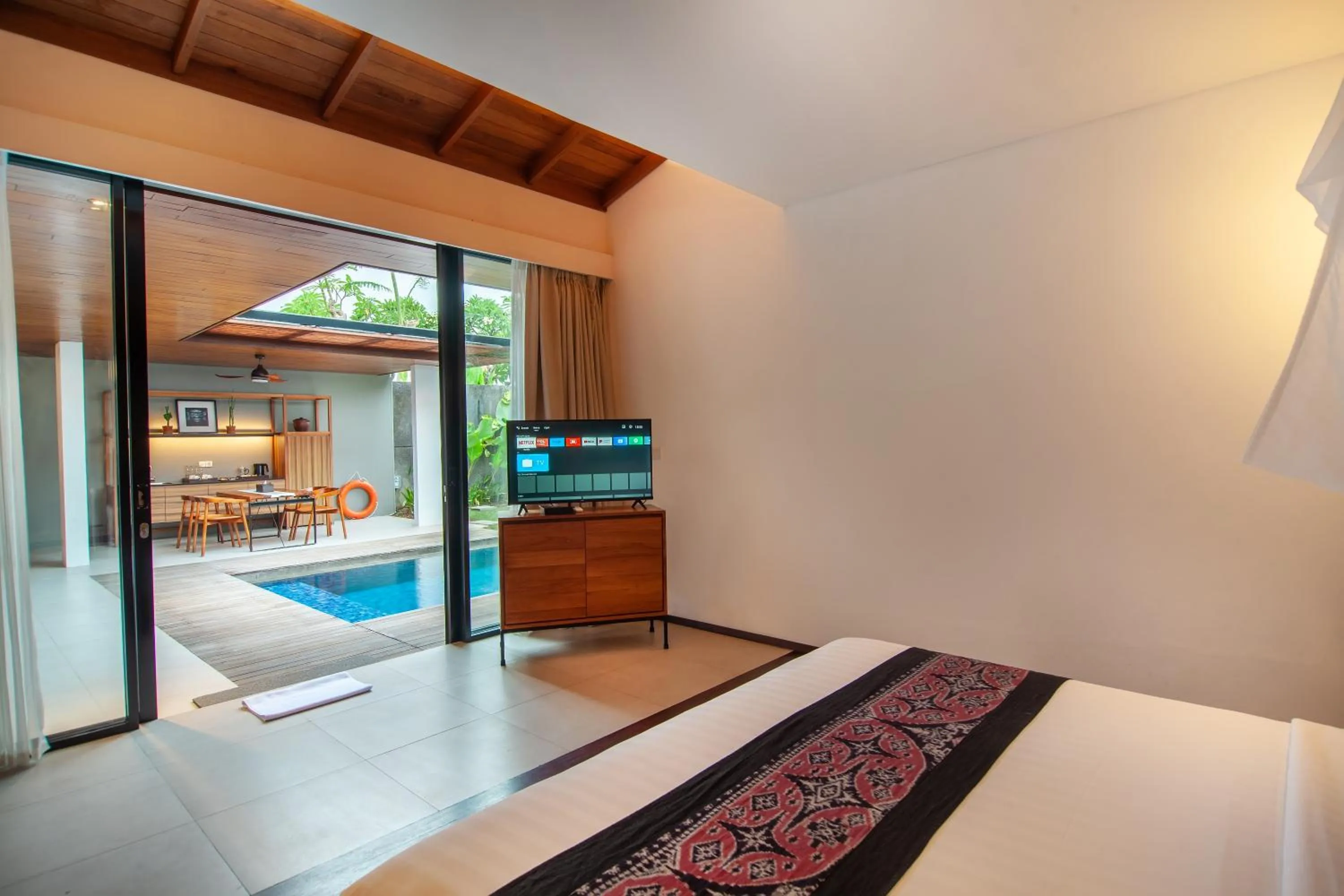 Photo of the whole room, Bed in Abia Villa Legian