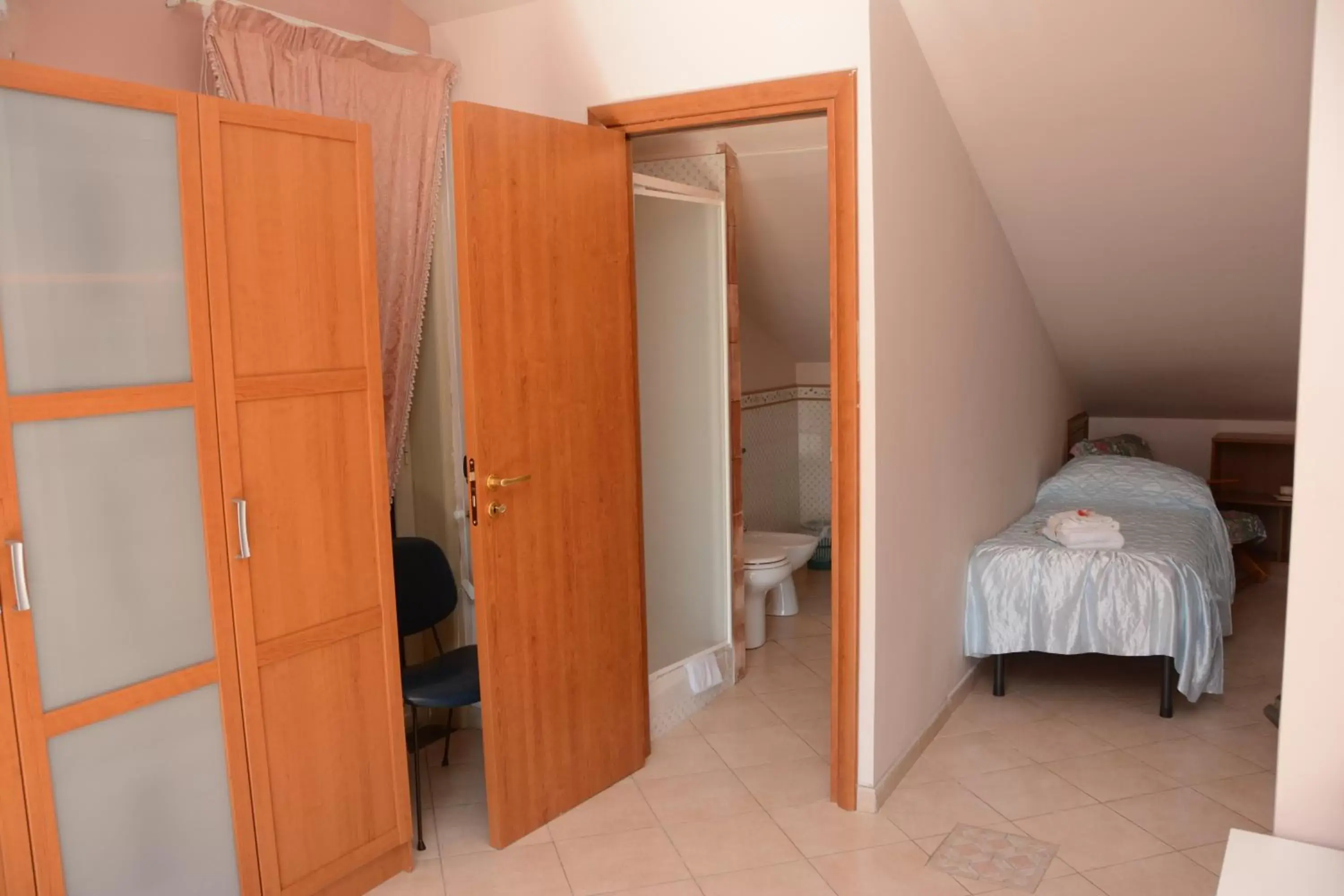 Bathroom, Bed in B&B Villa San Leonardo