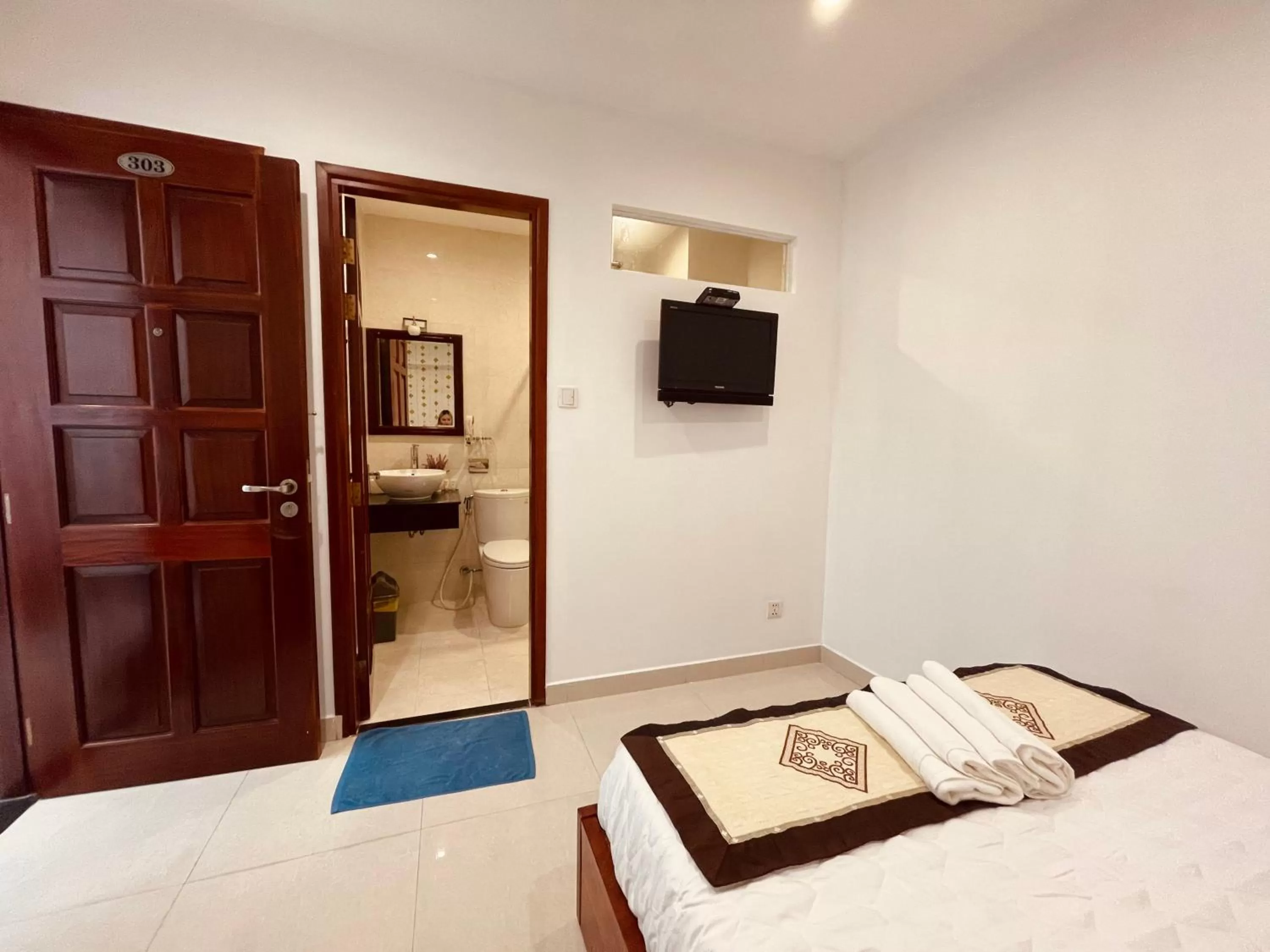 Superior King Room in SaiGon Europe Hotel