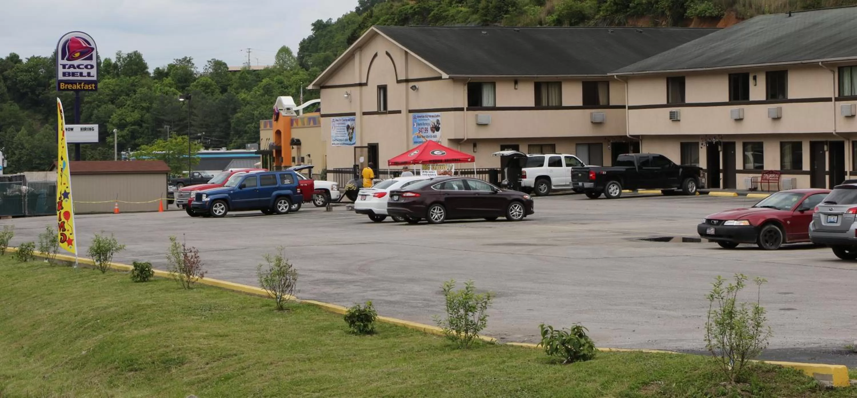 Property building in American Elite Inn