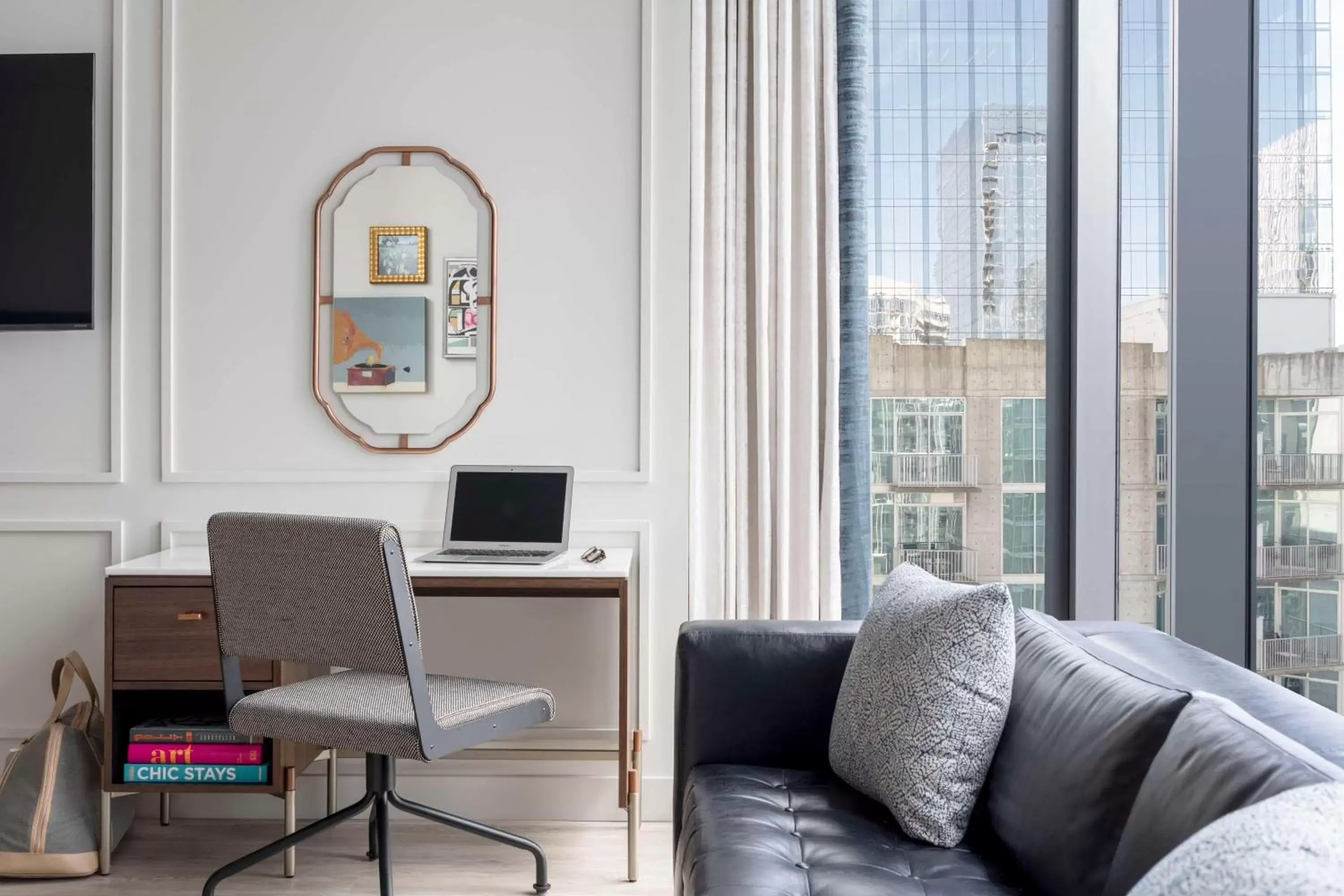 Photo of the whole room, Seating Area in Hyatt Centric Downtown Nashville