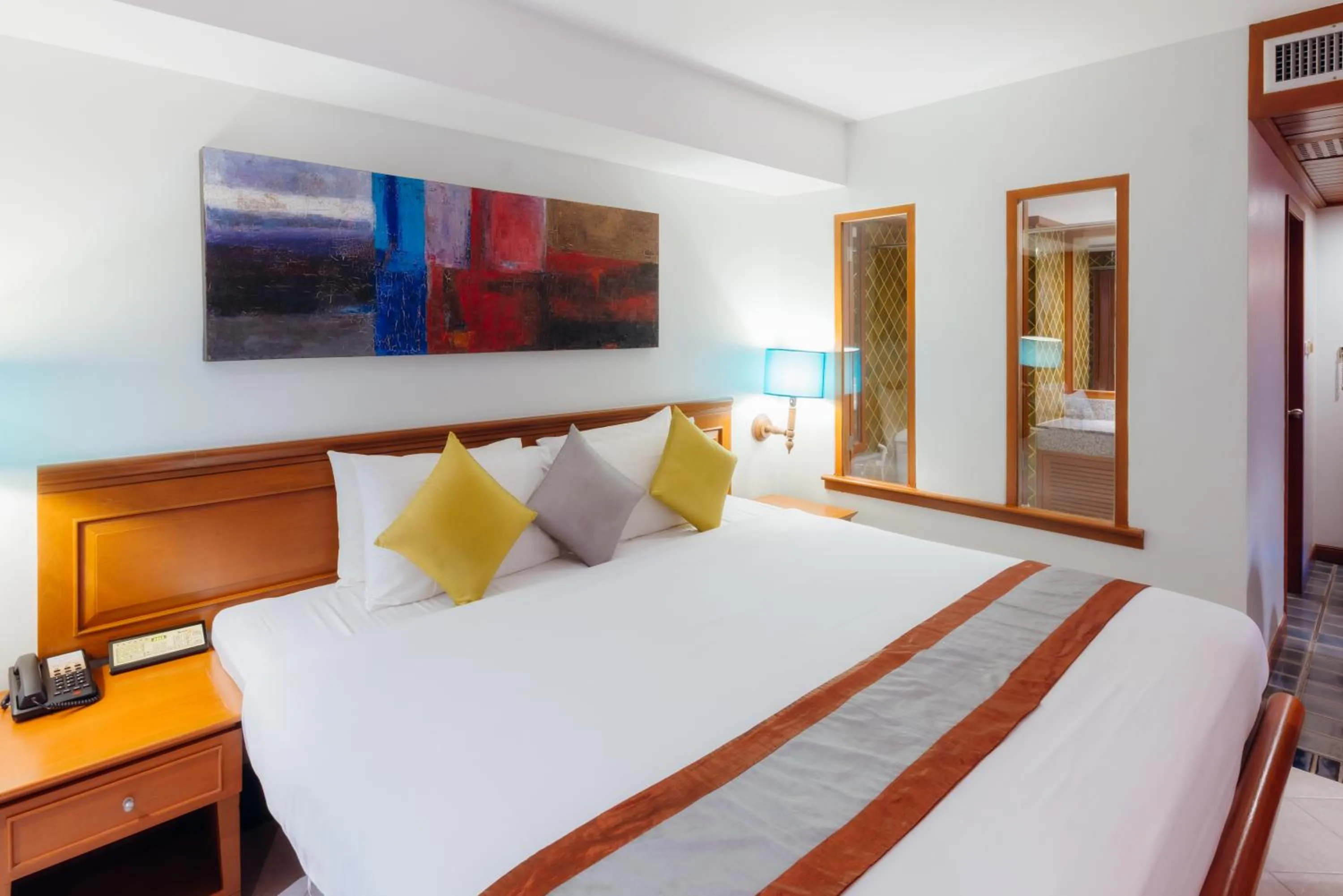 Bedroom, Bed in Sunset Beach Resort