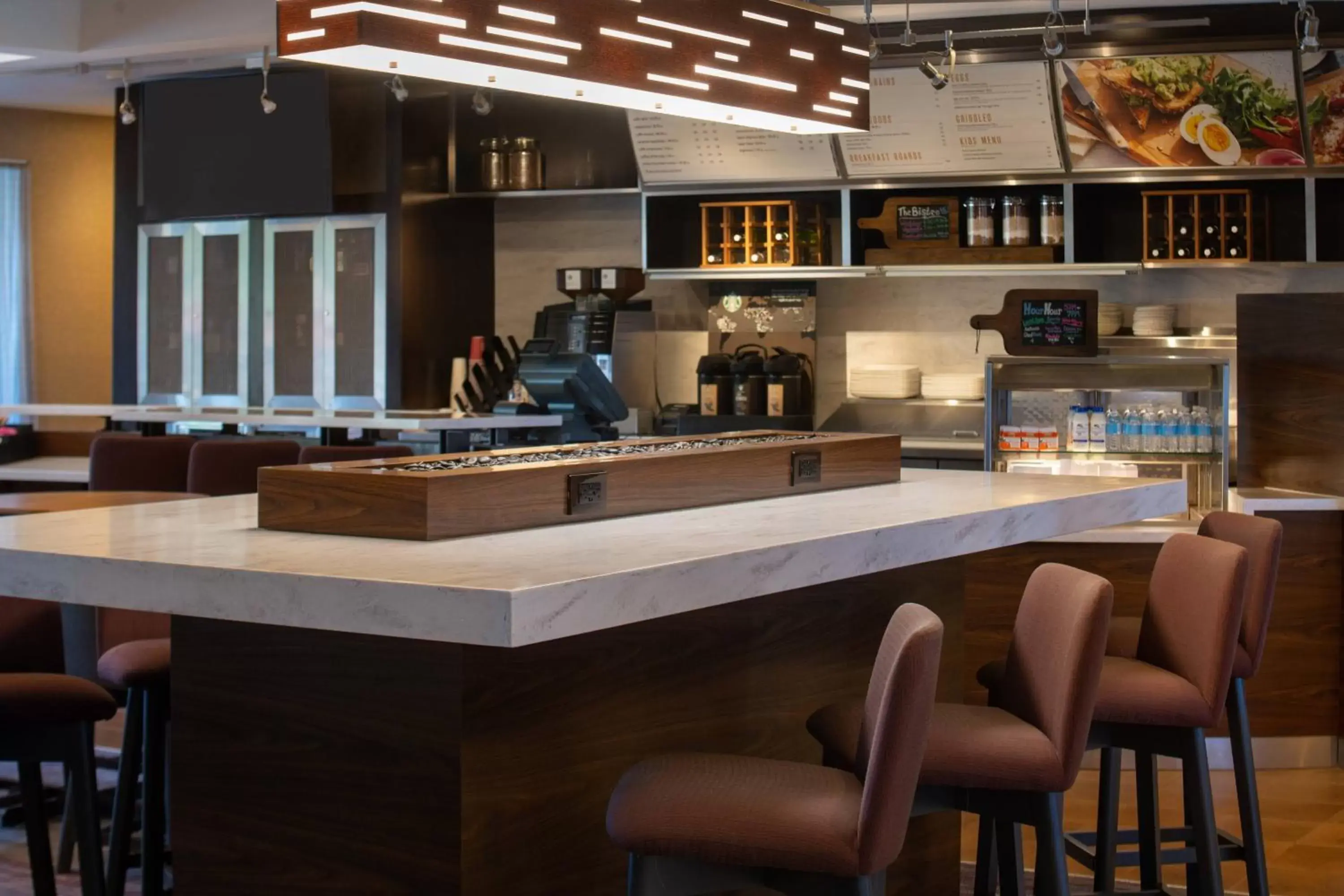 Restaurant/places to eat, Lounge/Bar in Courtyard by Marriott Memphis East/Park Avenue