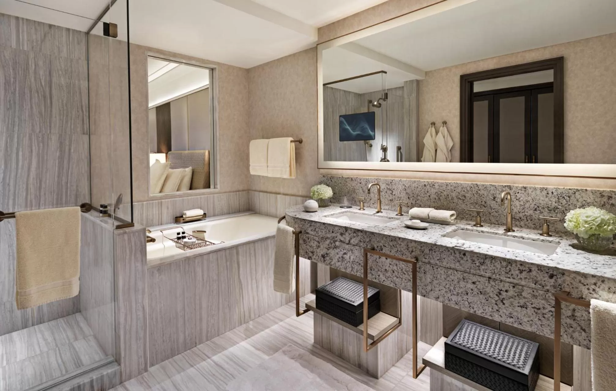 Shower in Four Seasons Hotel Riyadh