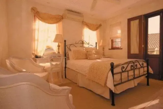 Bedroom, Bed in Victoria's At Wategos