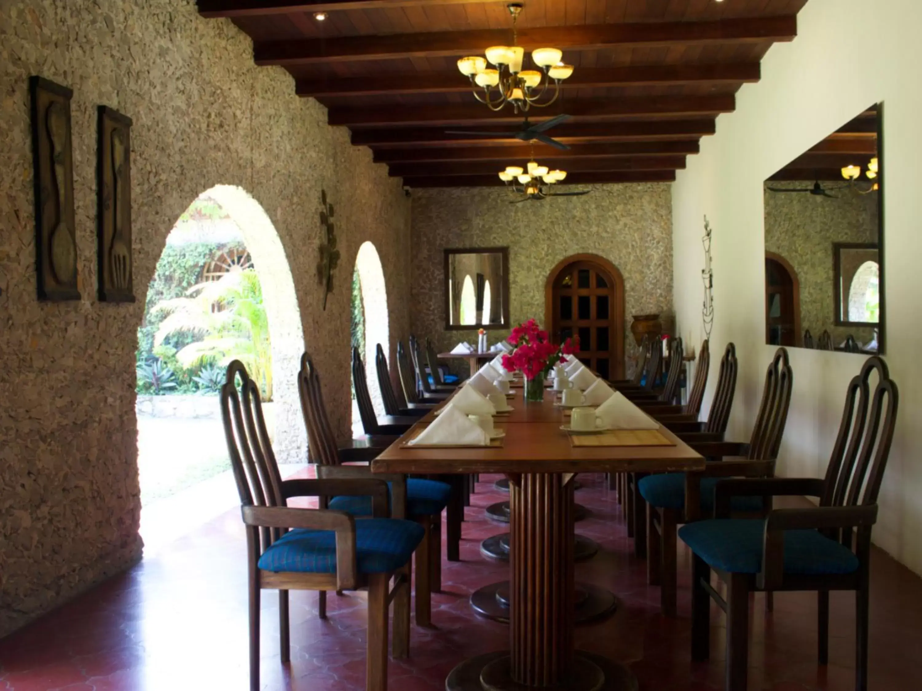 Dining area in Hotel del Patio