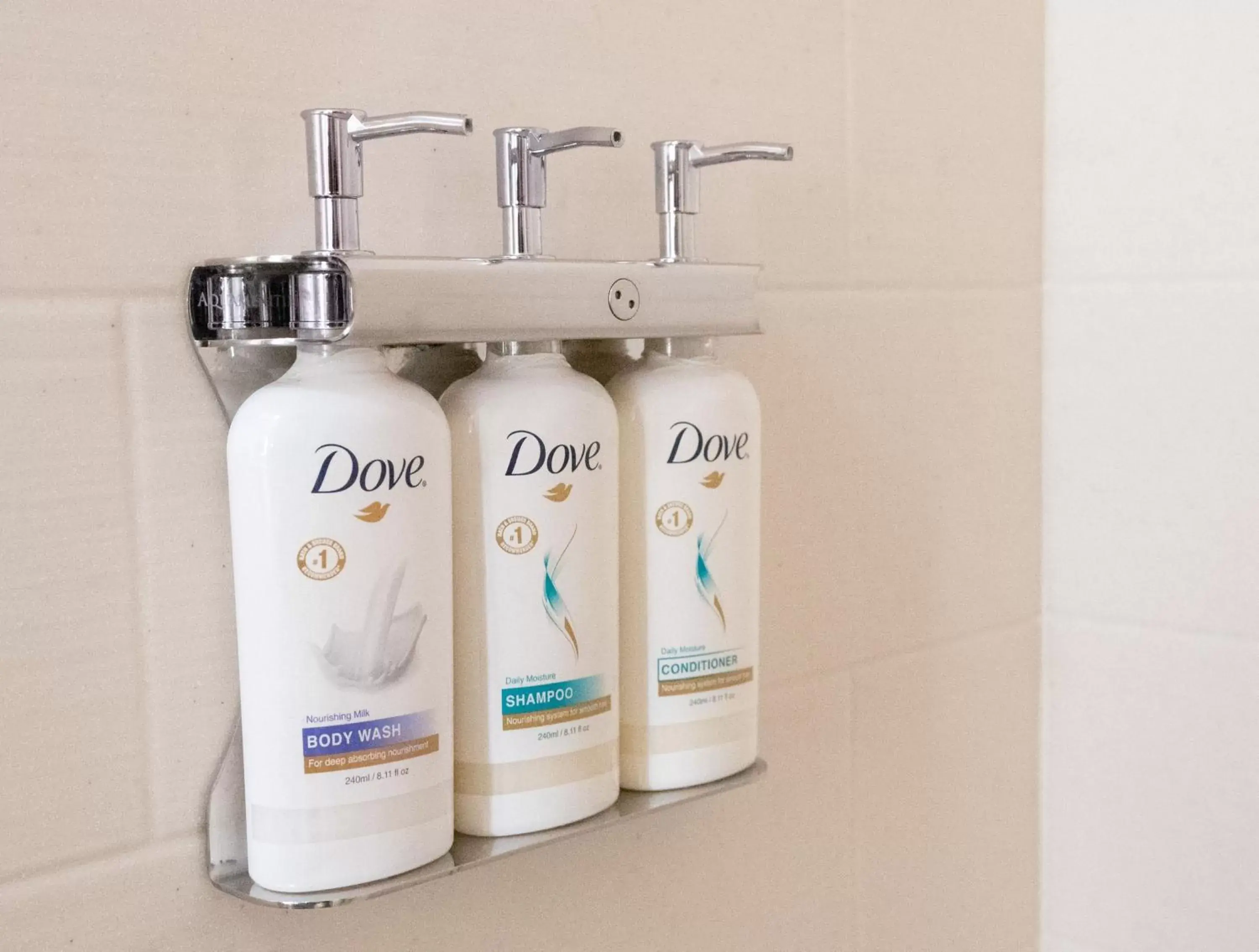 Deluxe Queen Room with Two Queen Beds - Hearing Accessible in Holiday Inn Express & Suites New Martinsville, an IHG Hotel Deluxe Queen Room with Two Queen Beds - Hearing Accessible in Holiday Inn Express & Suites New Martinsville, an IHG Hotel